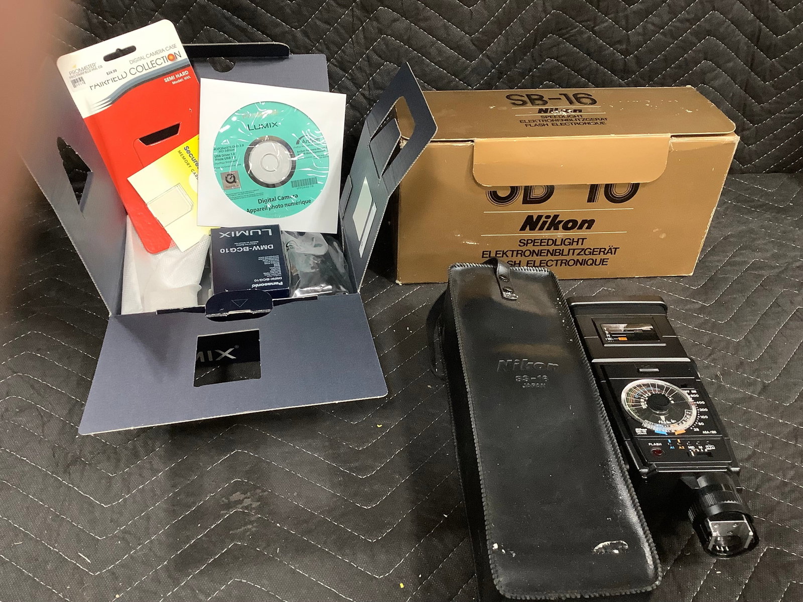 SB-16 Nikon speedlight and other camera accessories (1 of 1)