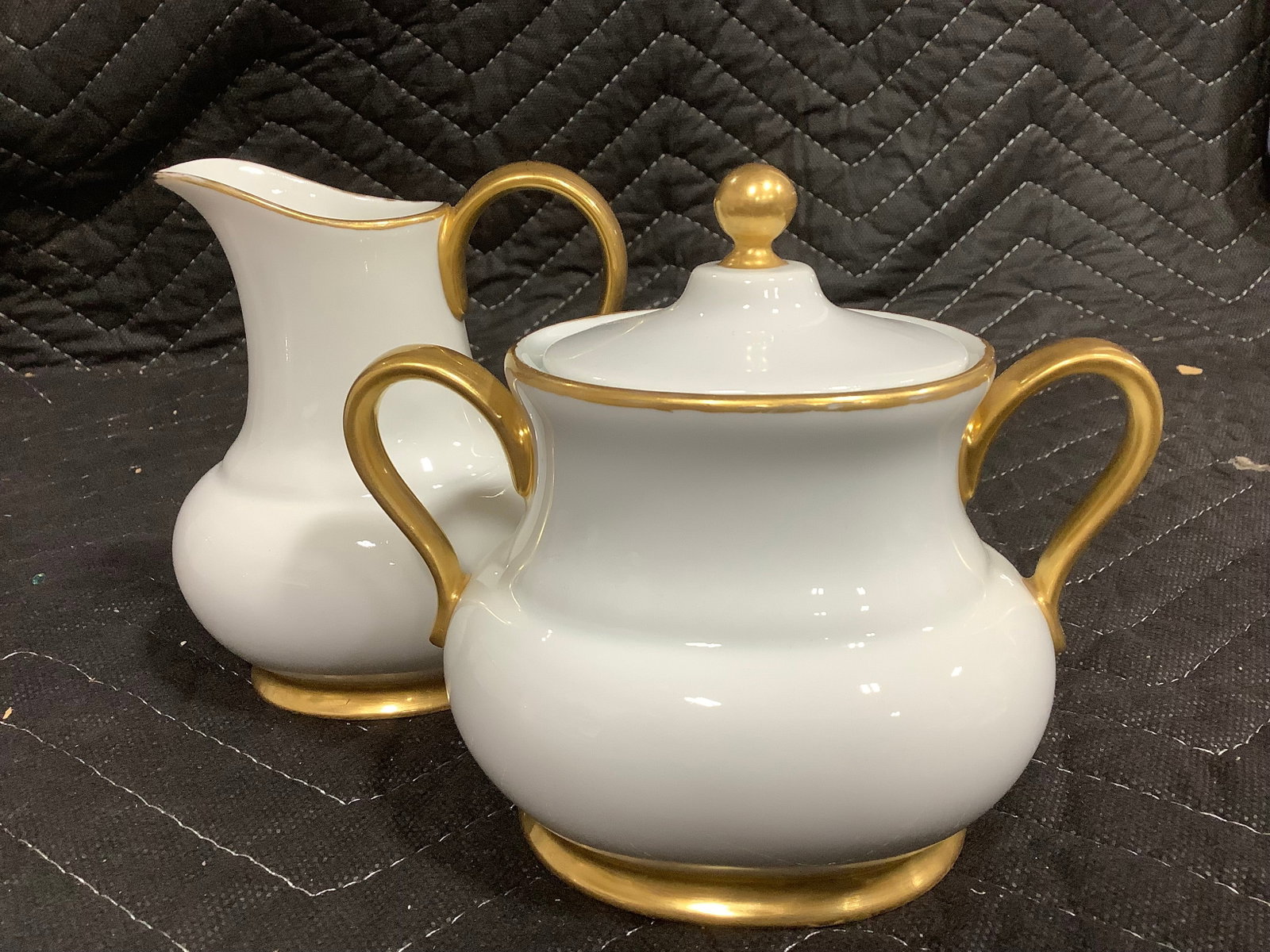 Hutschenreuther Ceramic Creamer and Sugar Set (5in Tallest): Hutschenreuther Ceramic Creamer and Sugar Set (5in Tallest)