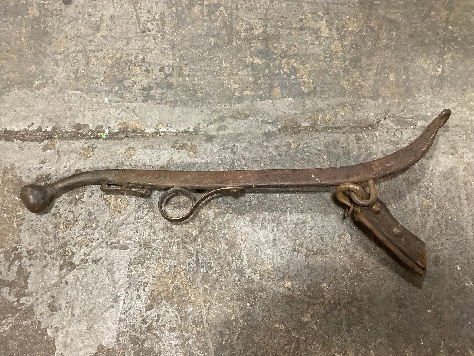 Antique Iron Hames Horse (27in): Antique Iron Hames Horse (27in)