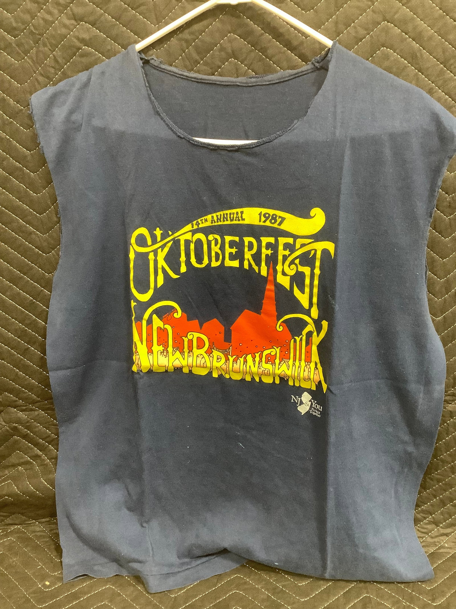 Oktoberfest cut shirt(size N/A): Oktoberfest cut shirt(size N/A)