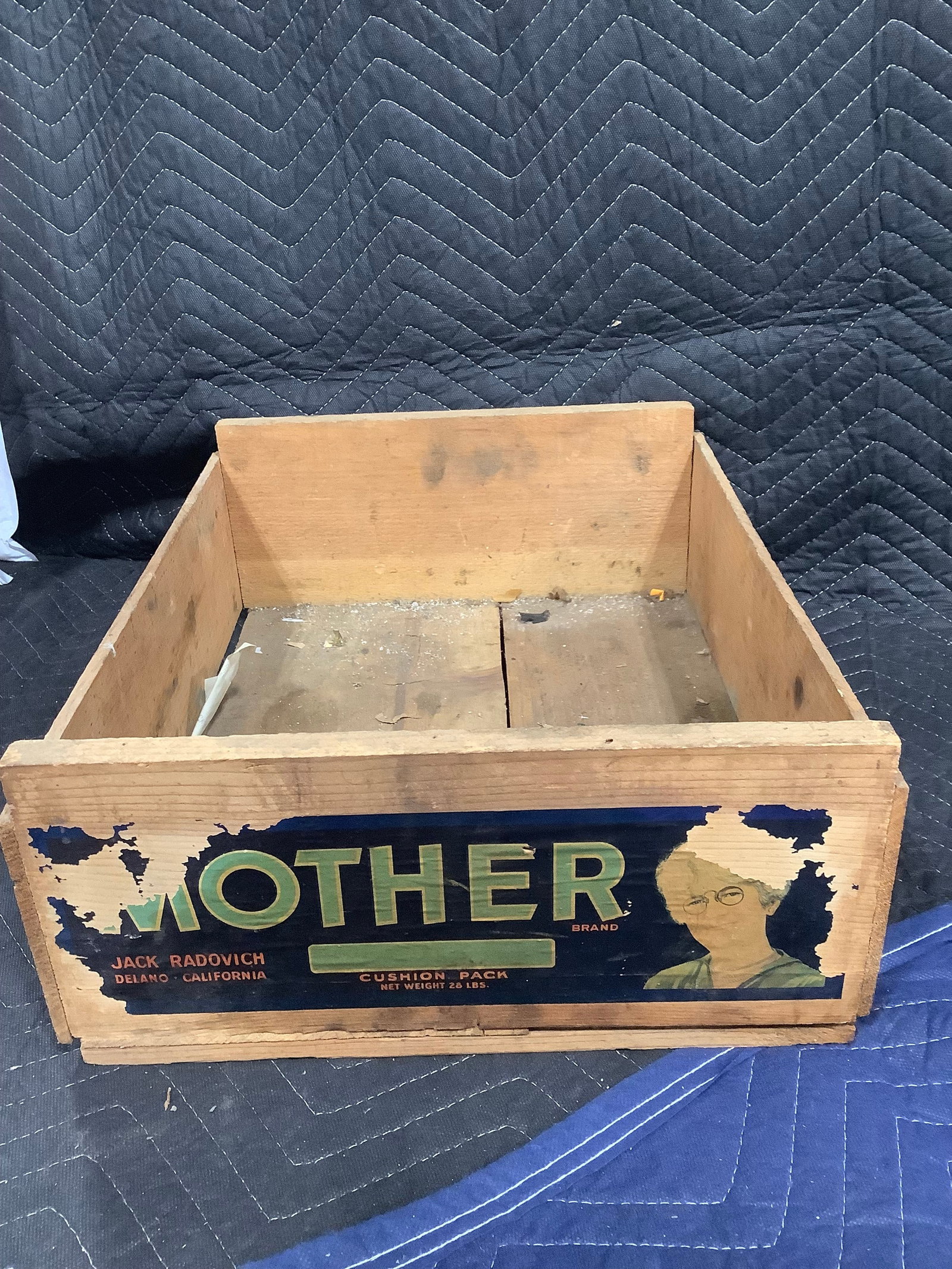 Vintage wooden crate(18inx14inx6.5in) (1 of 1)