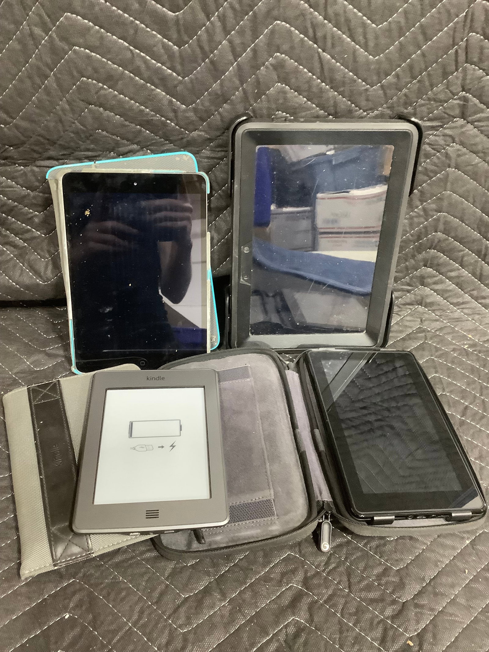 Various tablets(powers on) (1 of 1)