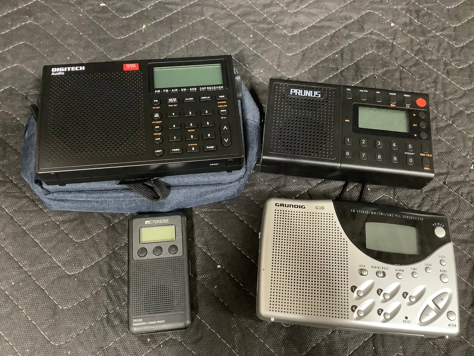 Vintage radios (1 of 1)