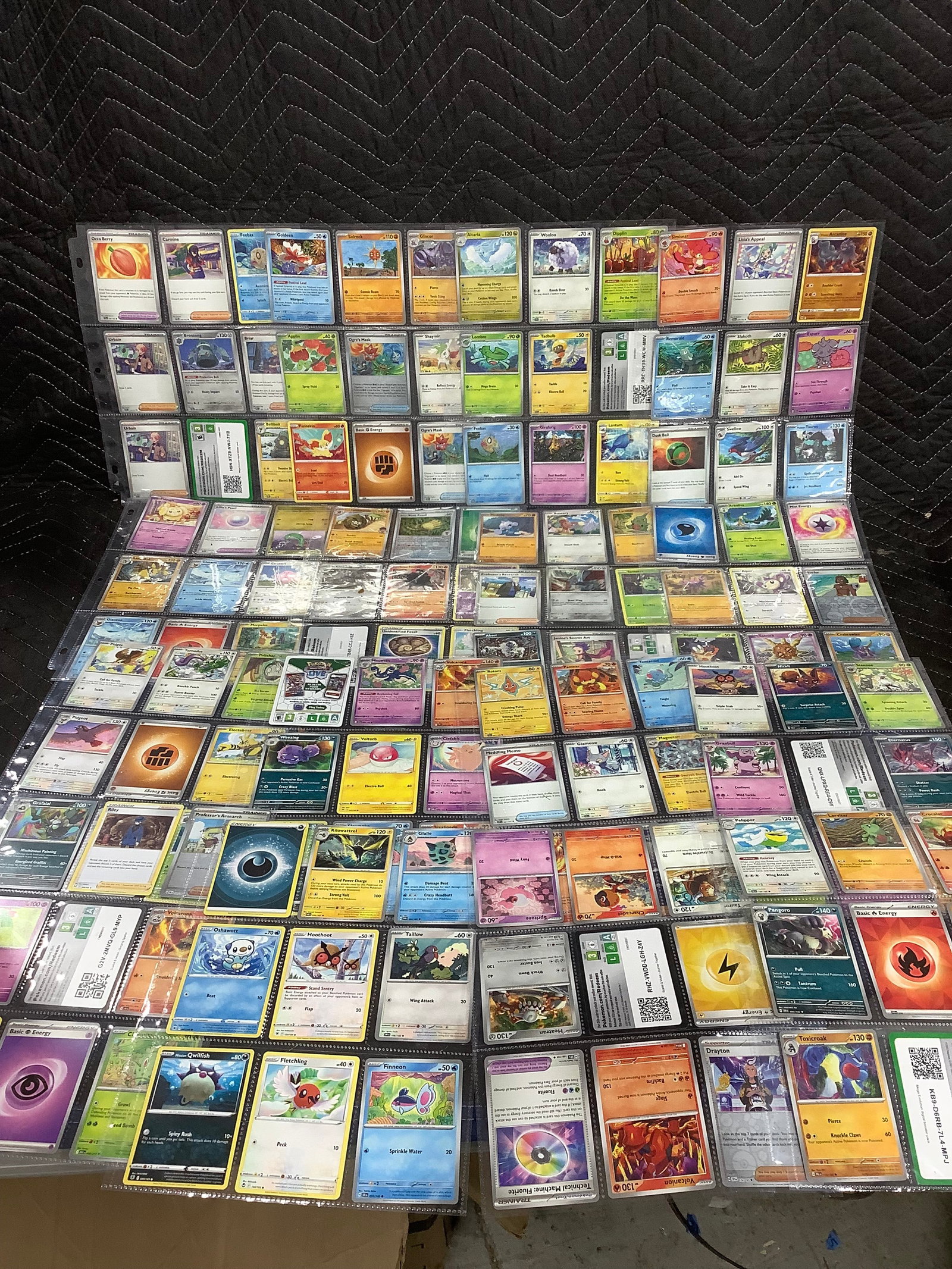 Various Pokemon cards: Various Pokemon cards