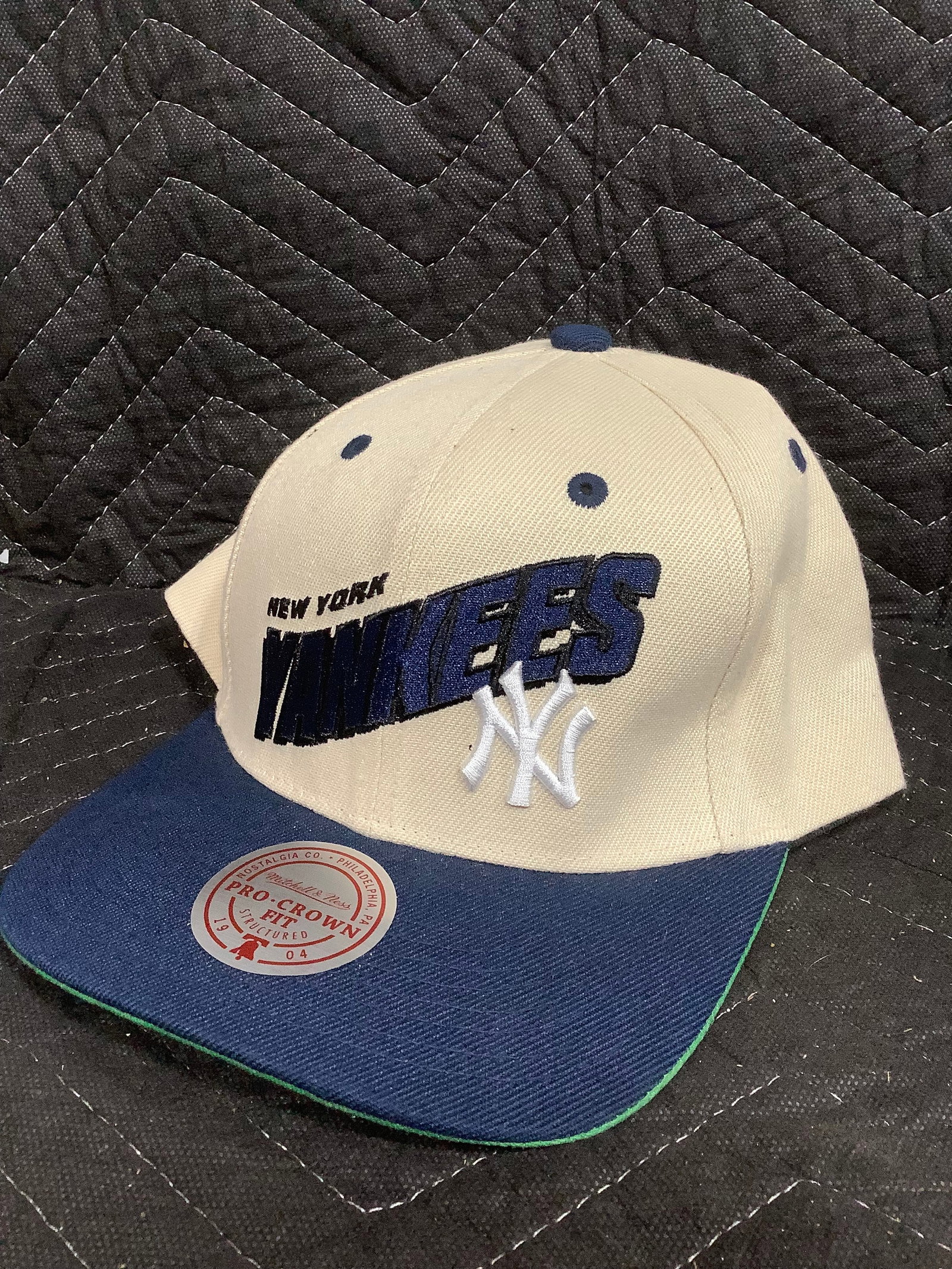 NY Yankees hat: NY Yankees hat