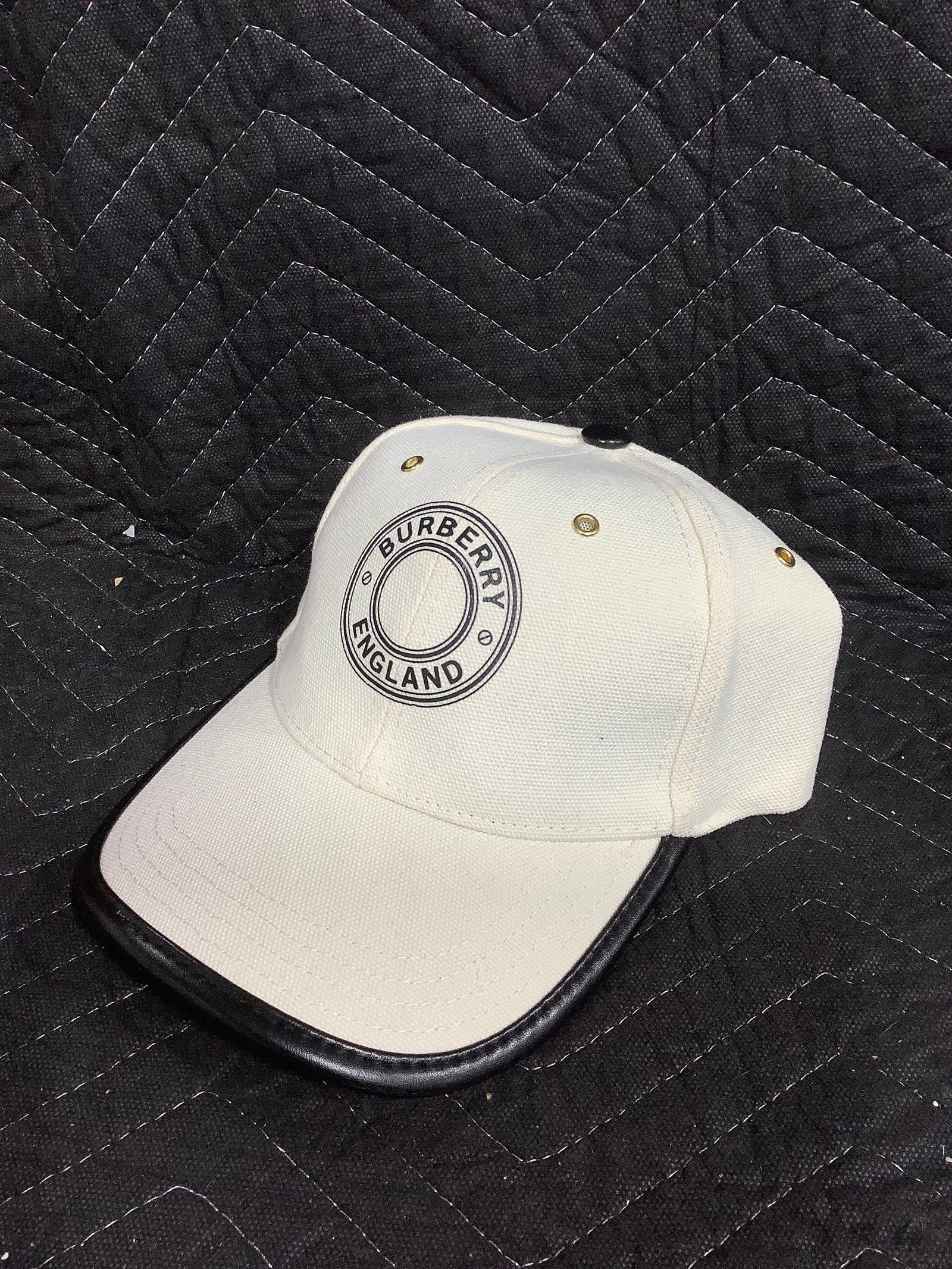 Burberry hat*unauthenticated*: Burberry hat*unauthenticated*