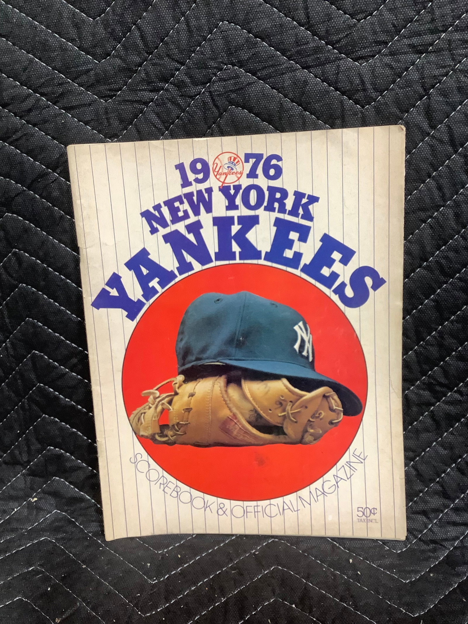 1976 New York Yankees scorebook & official magazine: 1976 New York Yankees scorebook & official magazine