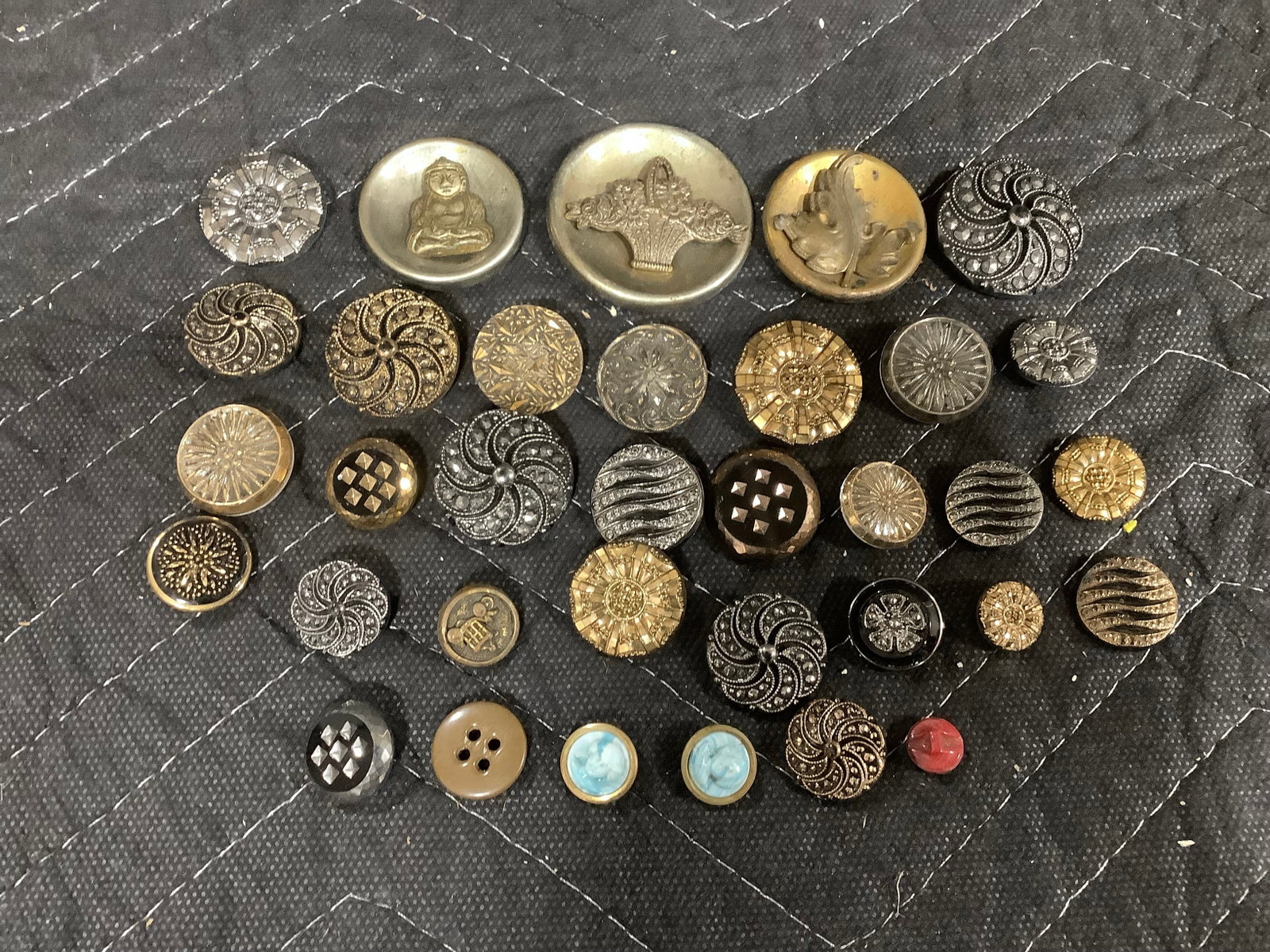 Vintage buttons (1 of 1)