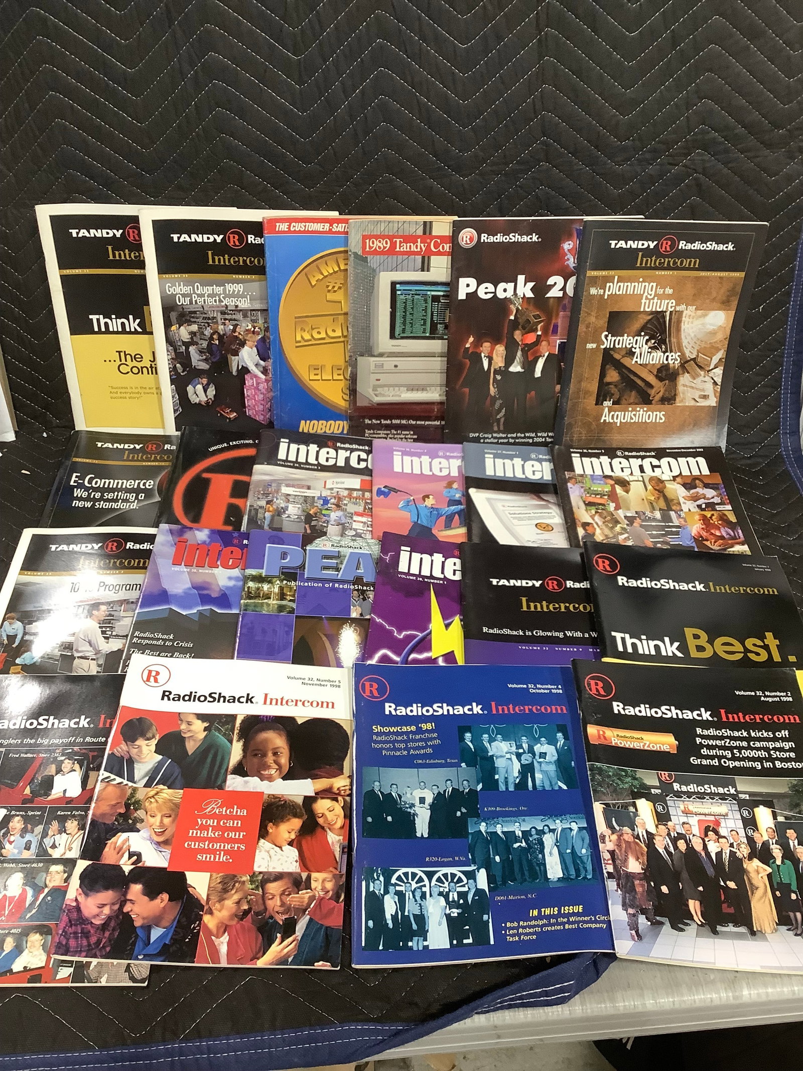 Radioshack magazines (1 of 1)