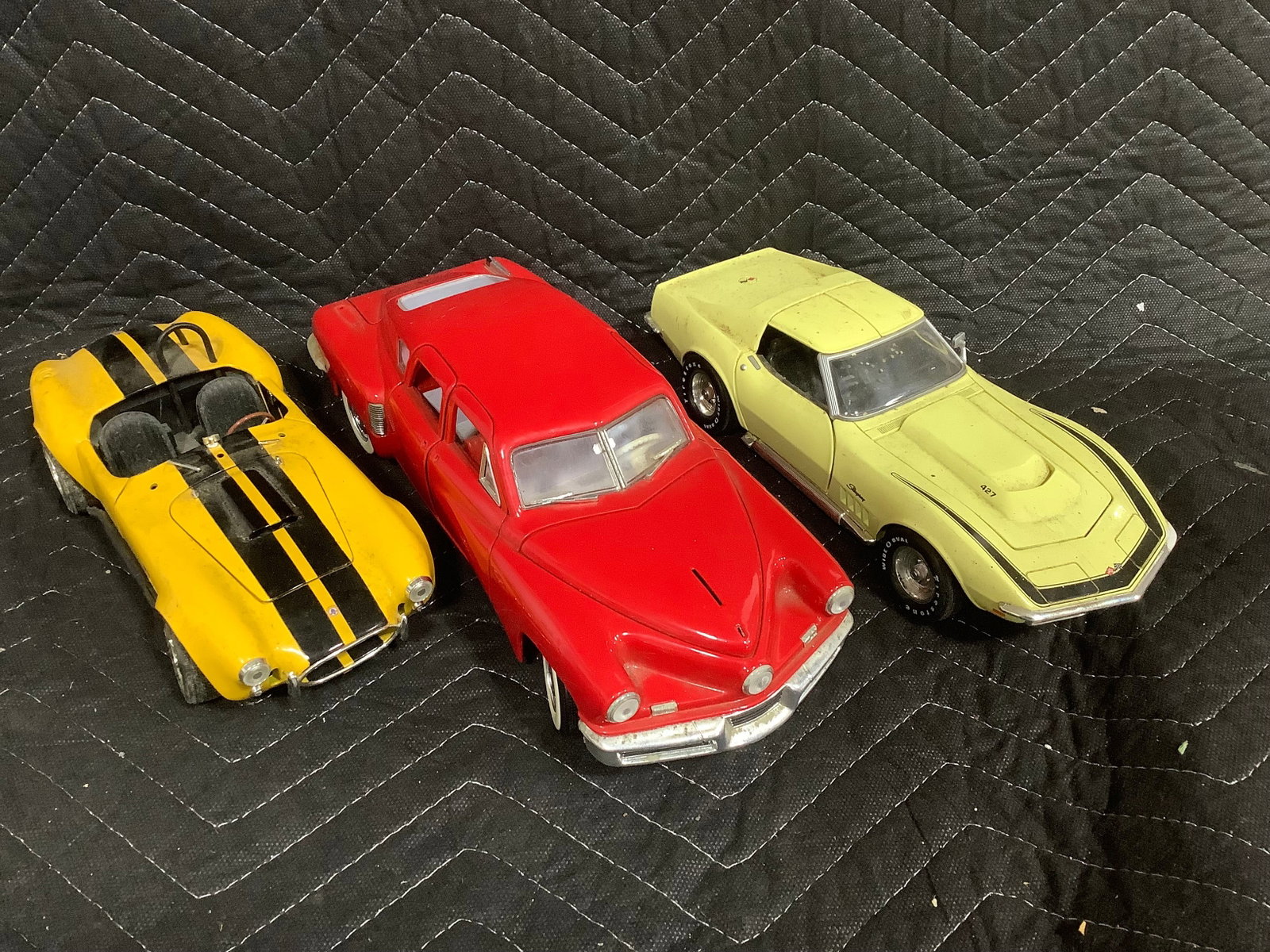 Various collectible diecast cars: Various collectible diecast cars