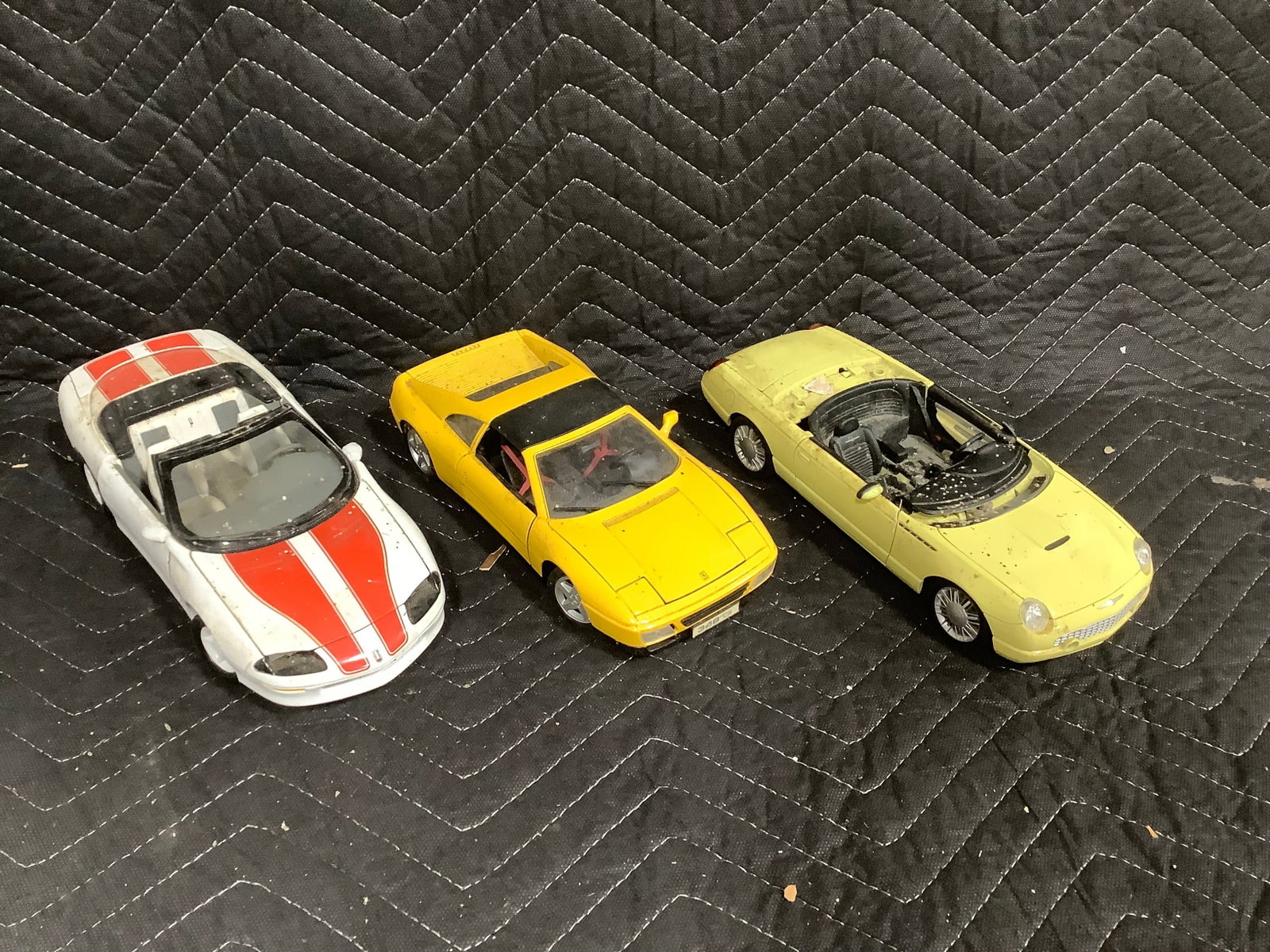 Various collectible diecast cars: Various collectible diecast cars