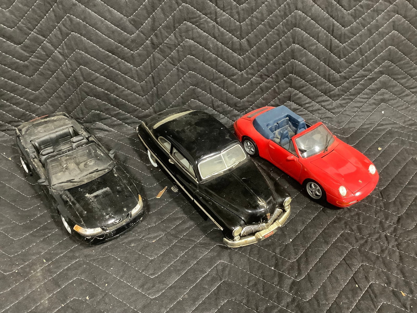 Various collectible diecast cars: Various collectible diecast cars
