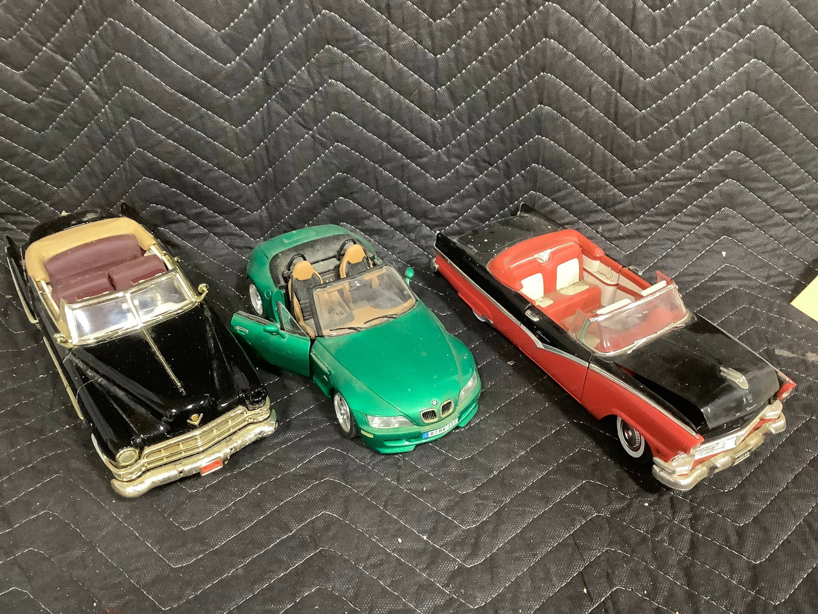 Various collectible diecast cars: Various collectible diecast cars