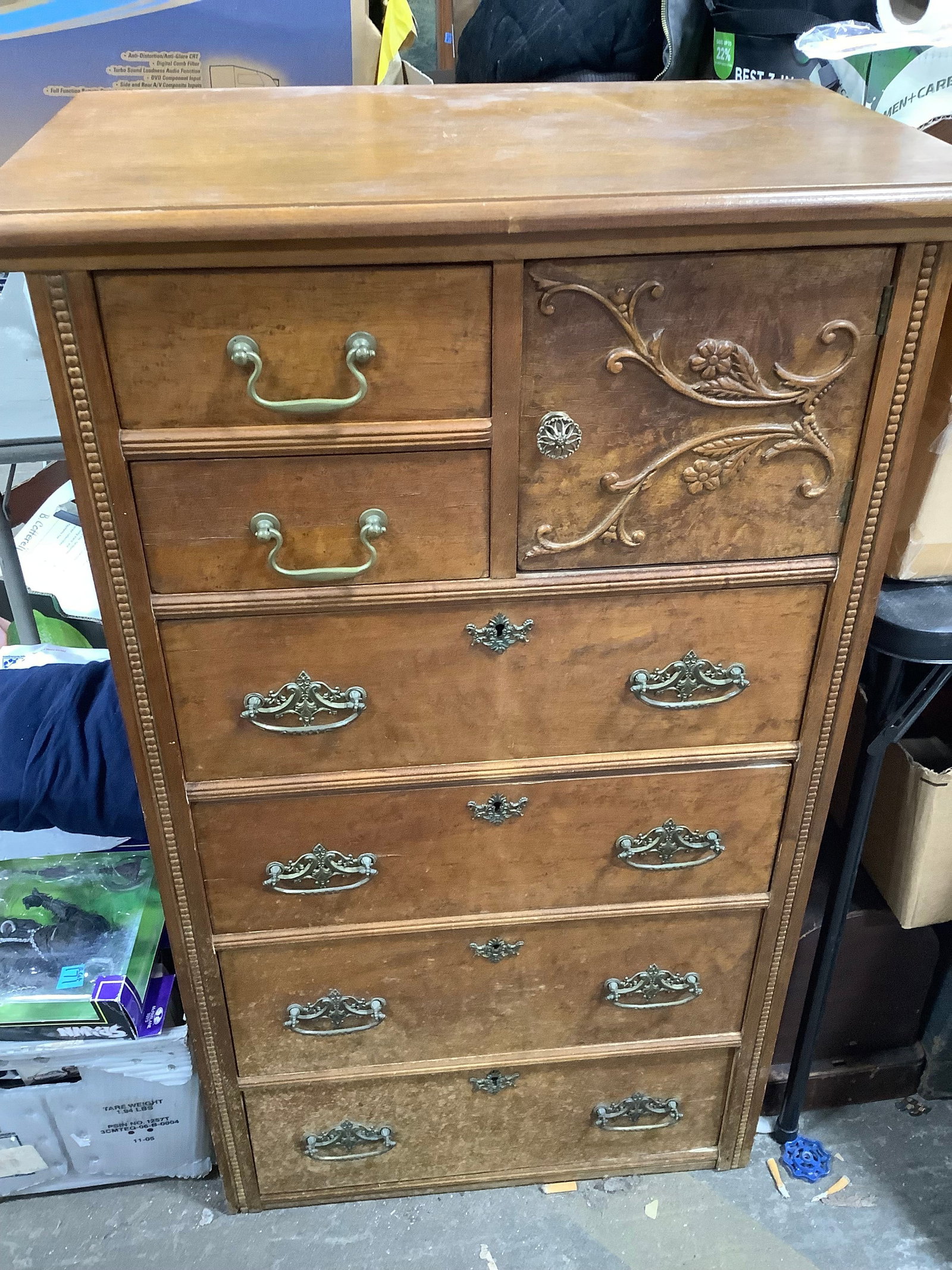 Wooden Dresser (42inx26inx16in): Wooden Dresser (42inx26inx16in)