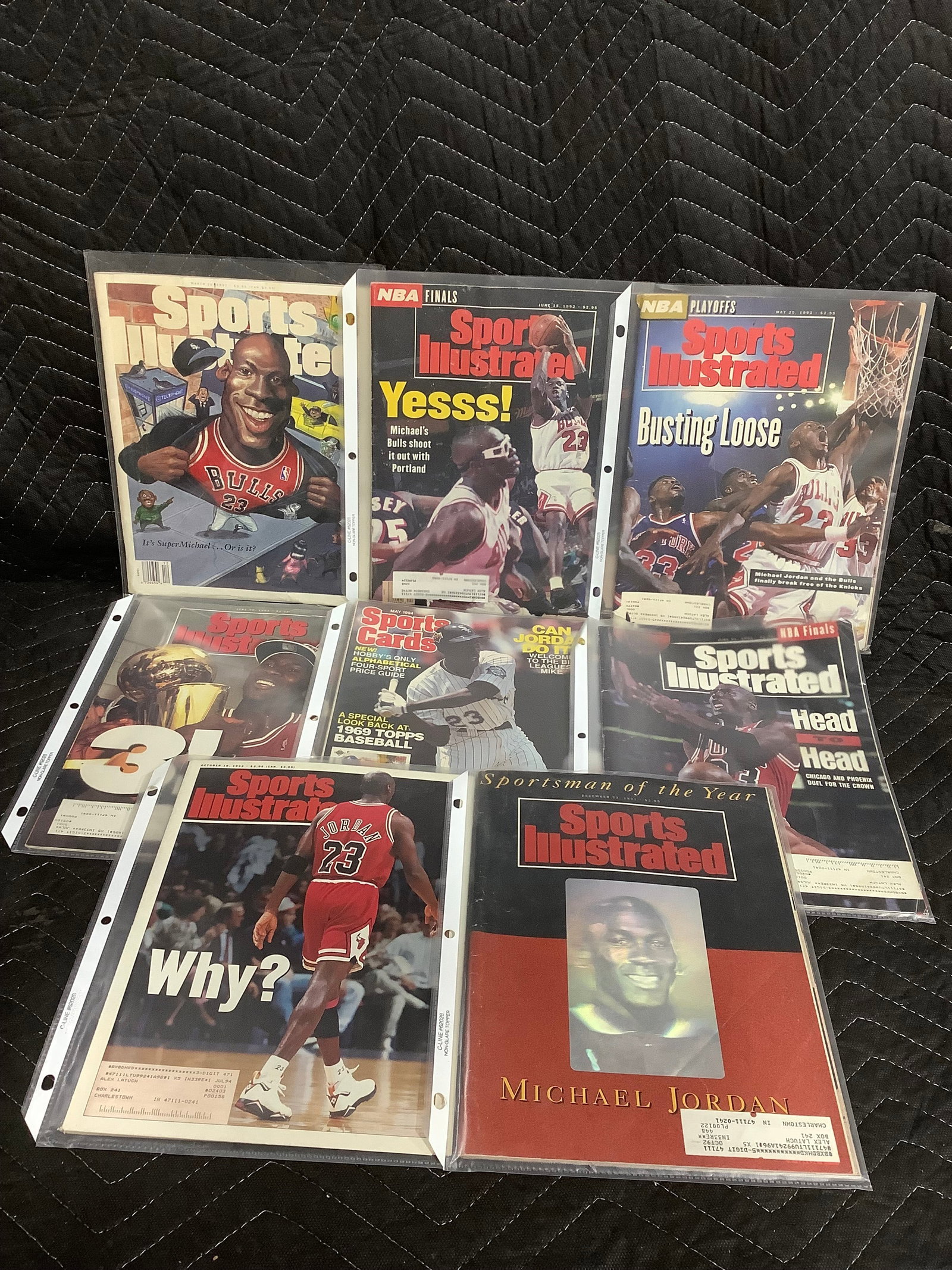 Sports Illustrated basketball magazines (1 of 1)