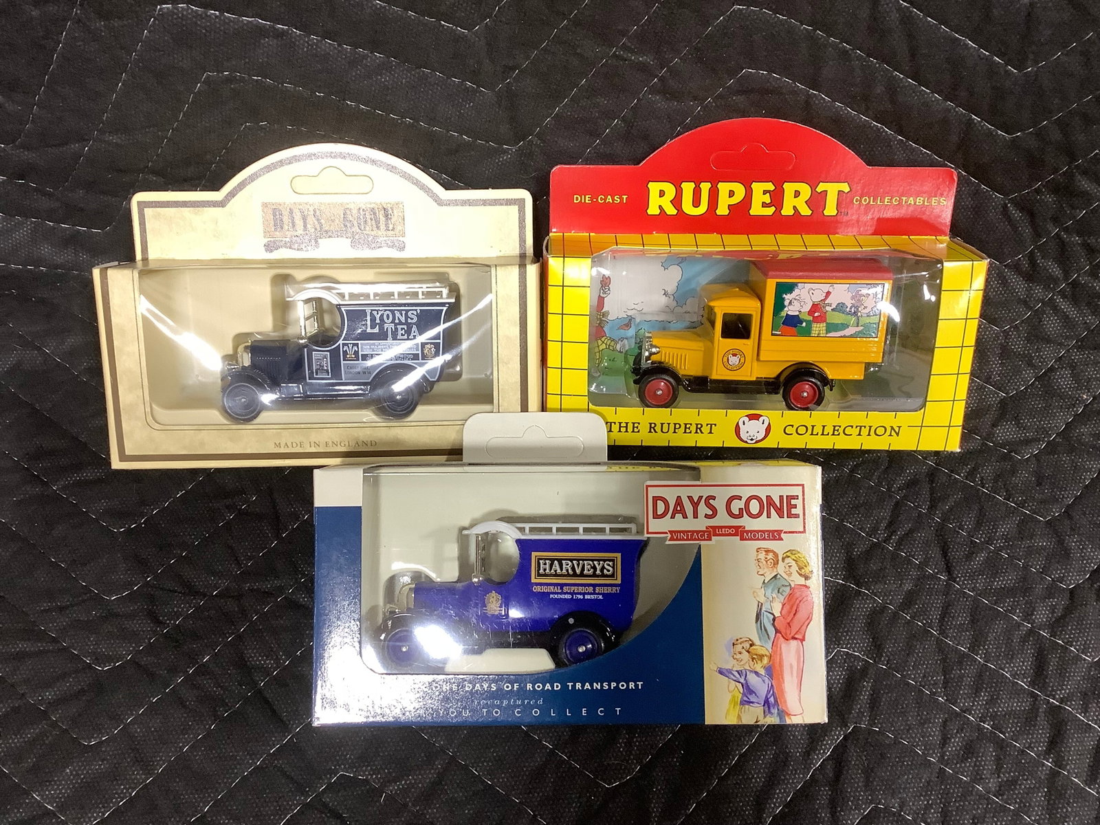 Diecast collectibles*new in package* (1 of 1)