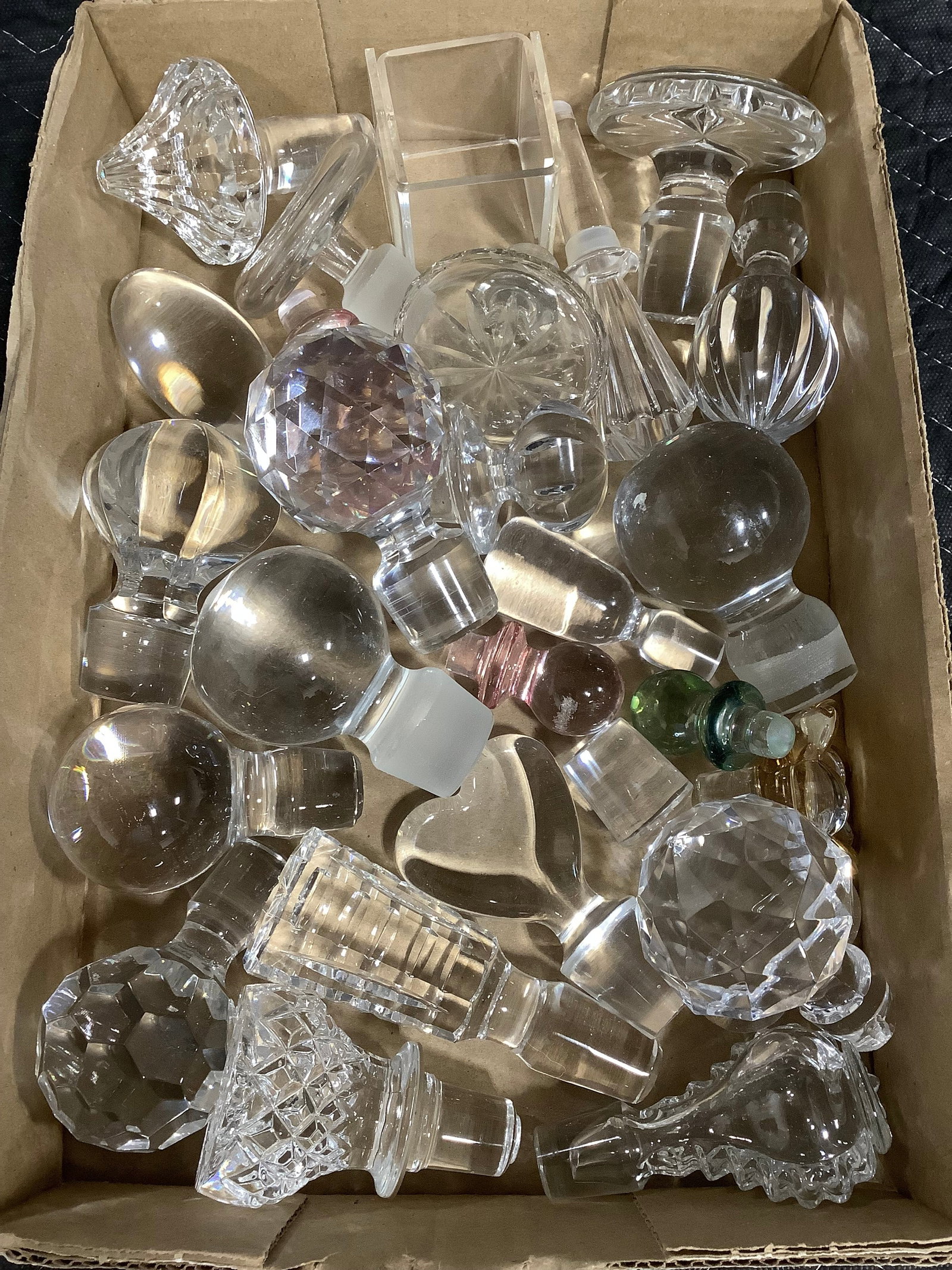 Glass decanter stoppers (1 of 1)