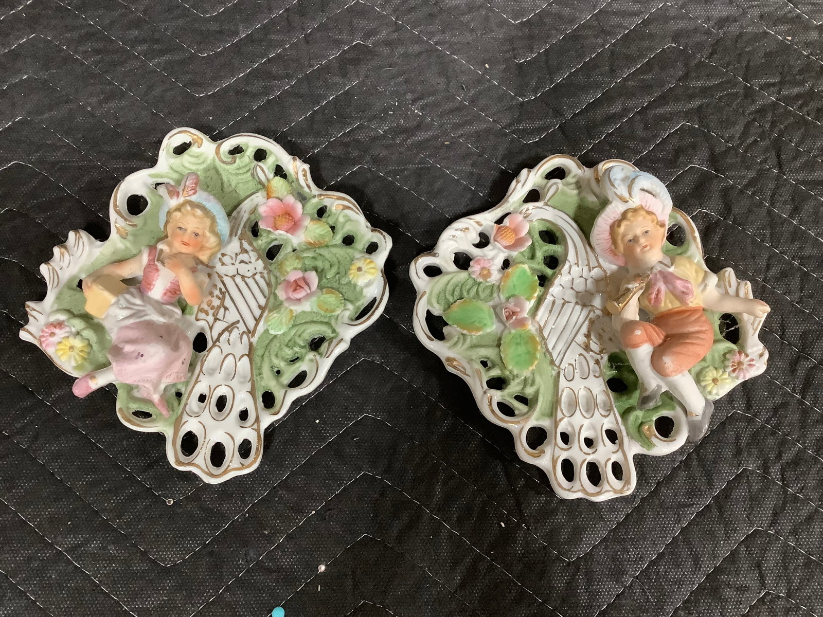 Vintage porcelain wall plaques (1 of 1)