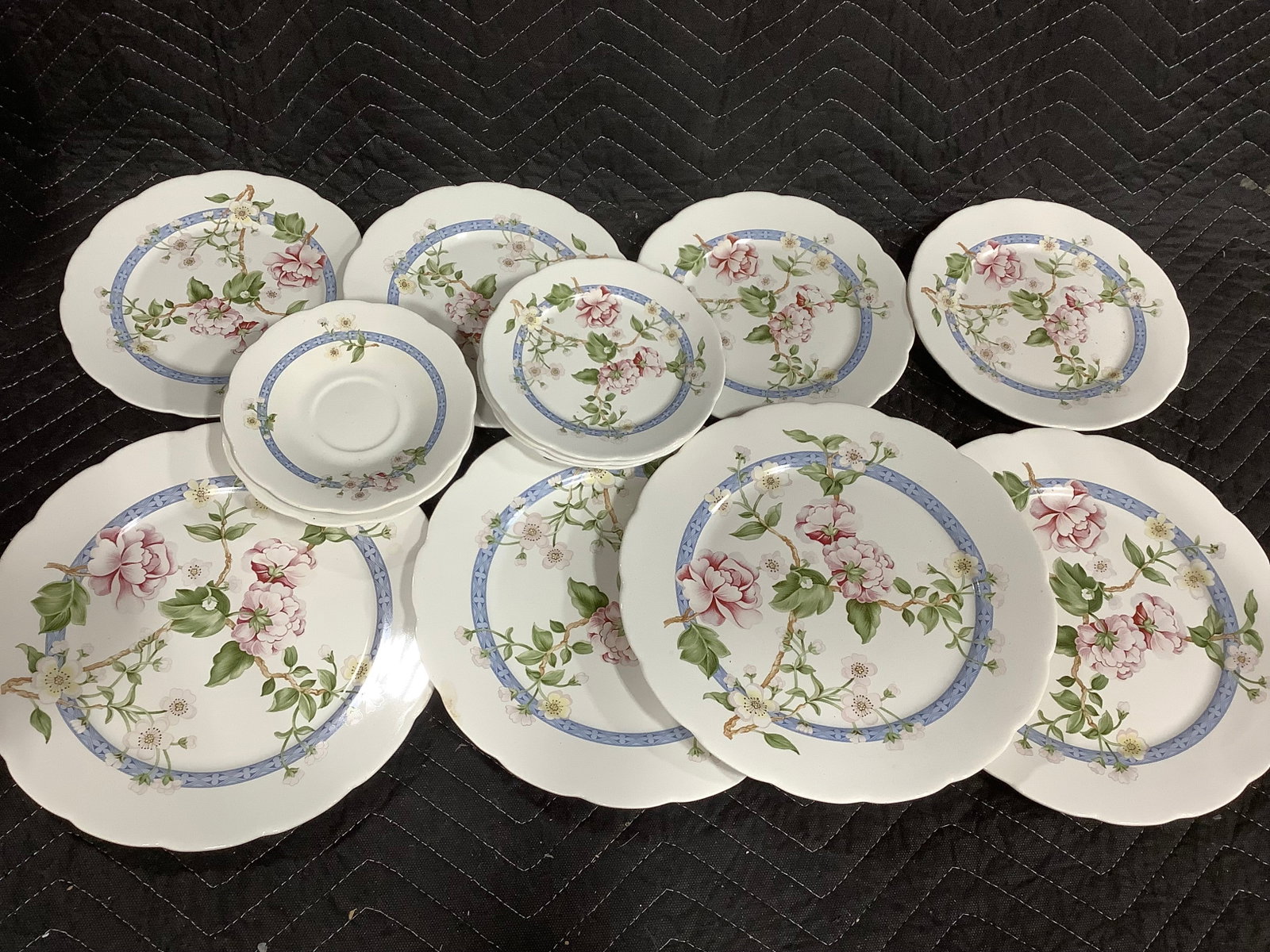 Lenox Lantana Ceramic Plates (1 of 1)