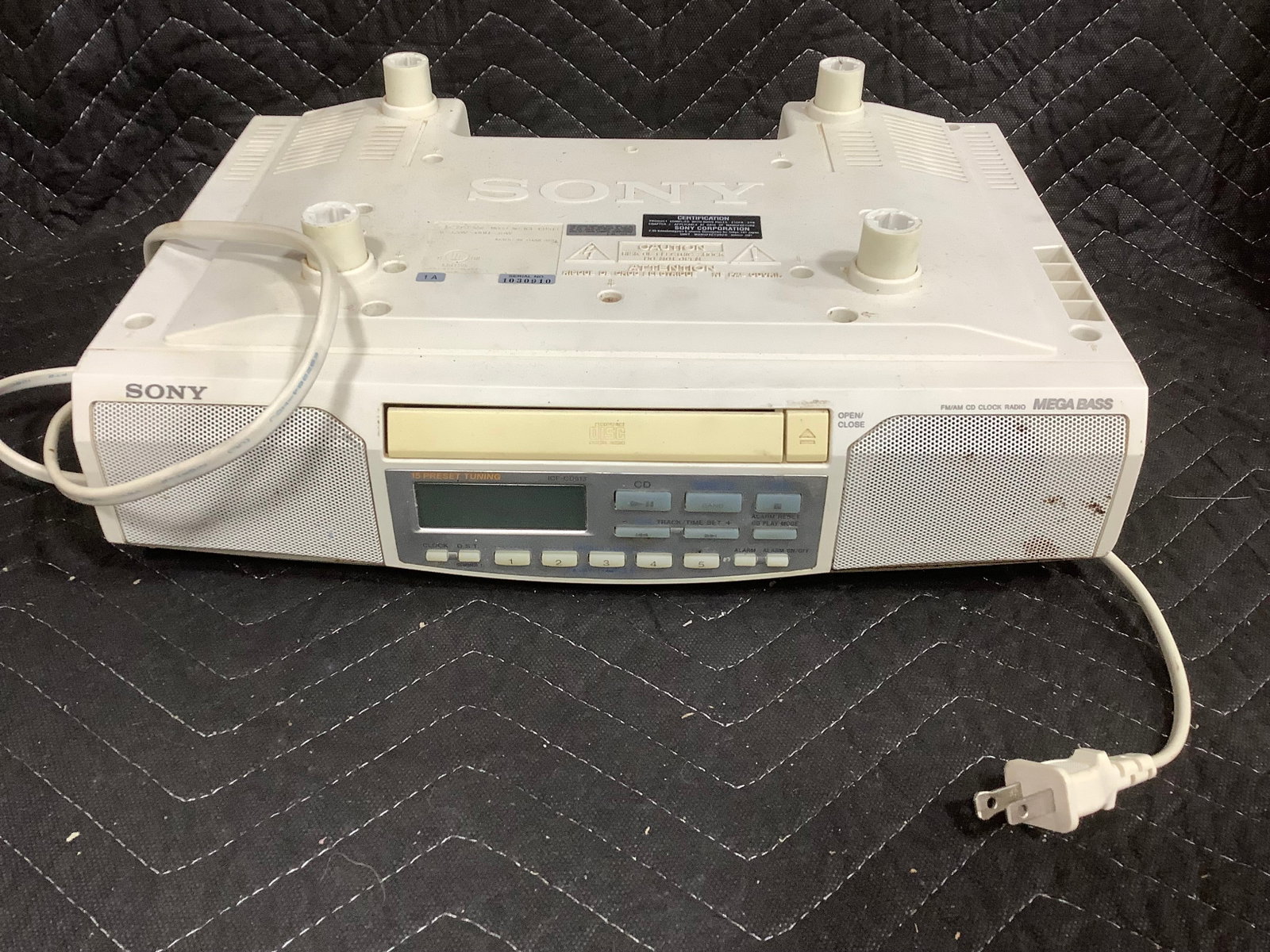 Sony FM/AM CD Clock Radio (1 of 1)