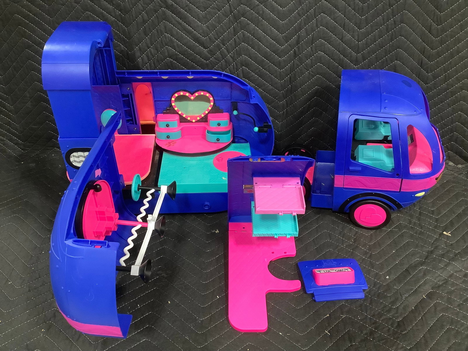 LOL Glamper Fashion Camper (1 of 1)
