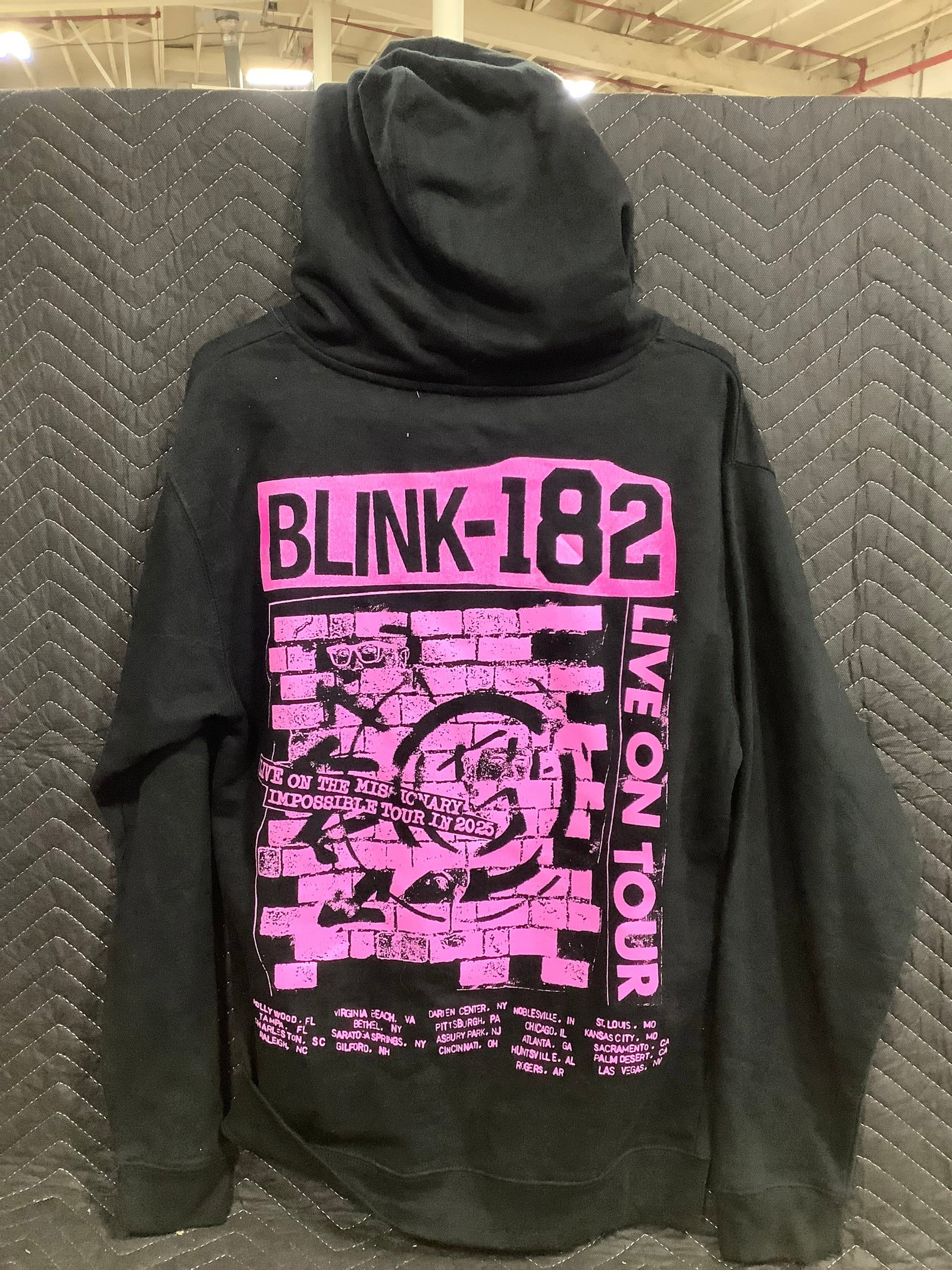 Blink 182 hoodie(S): Blink 182 hoodie(S)