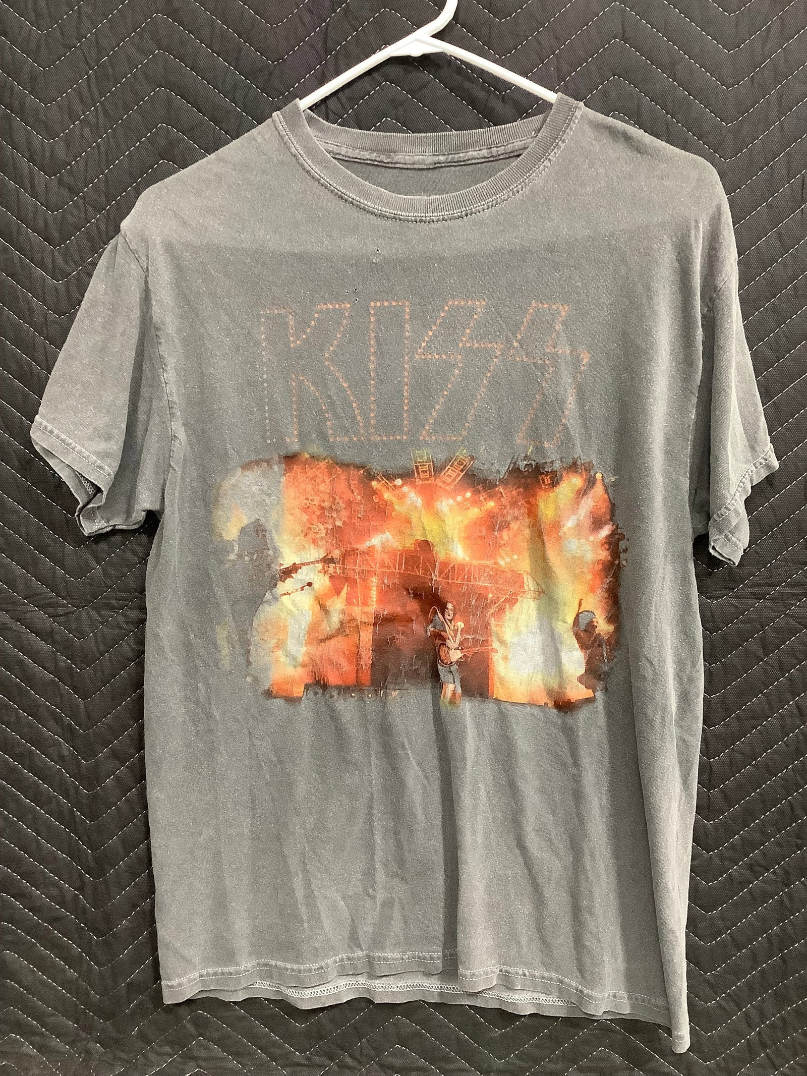 KIss tshirt(S): KIss tshirt(S)
