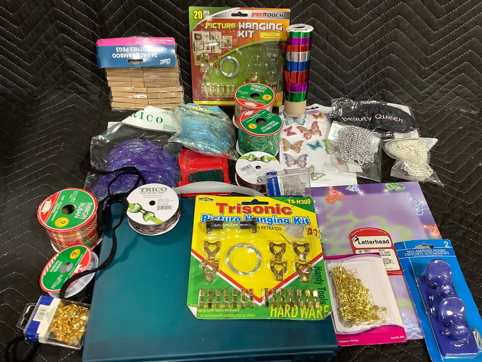 Various Craft Supplies: Various Craft Supplies