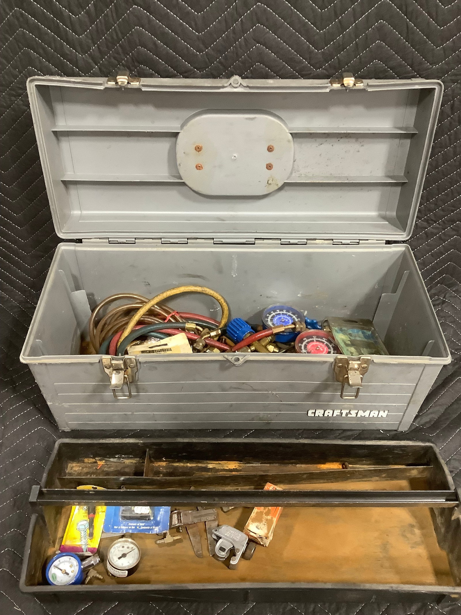 Empty Craftsman Toolbox (10.5inx21.5inx9in): Empty Craftsman Toolbox (10.5inx21.5inx9in)