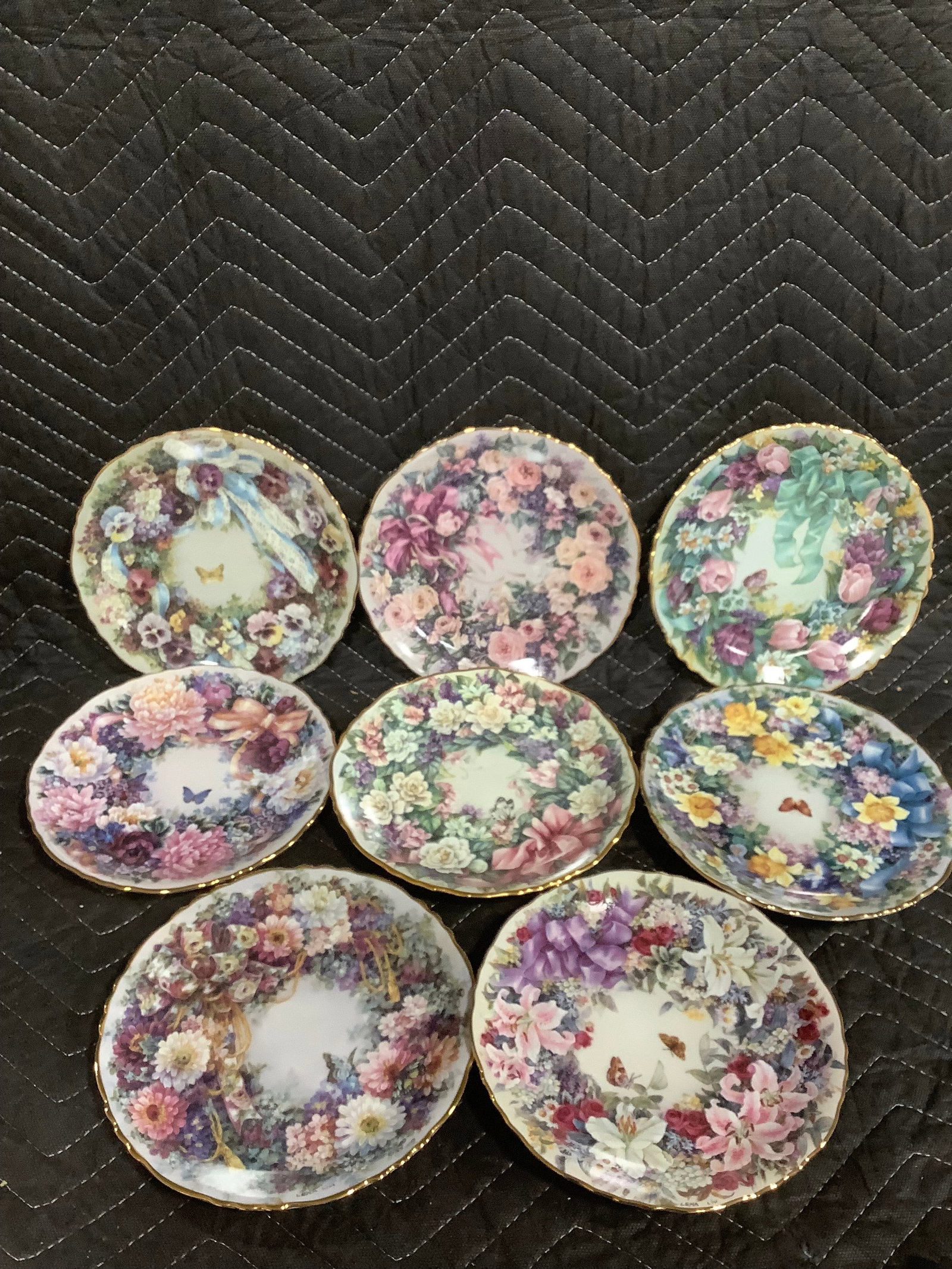 Bradford Exchange Lena Liu plates (1 of 1)