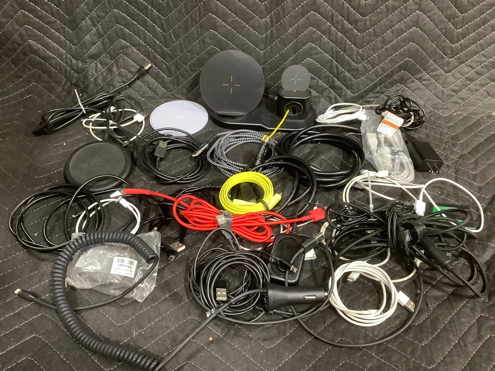 Various wires/adapters: Various wires/adapters