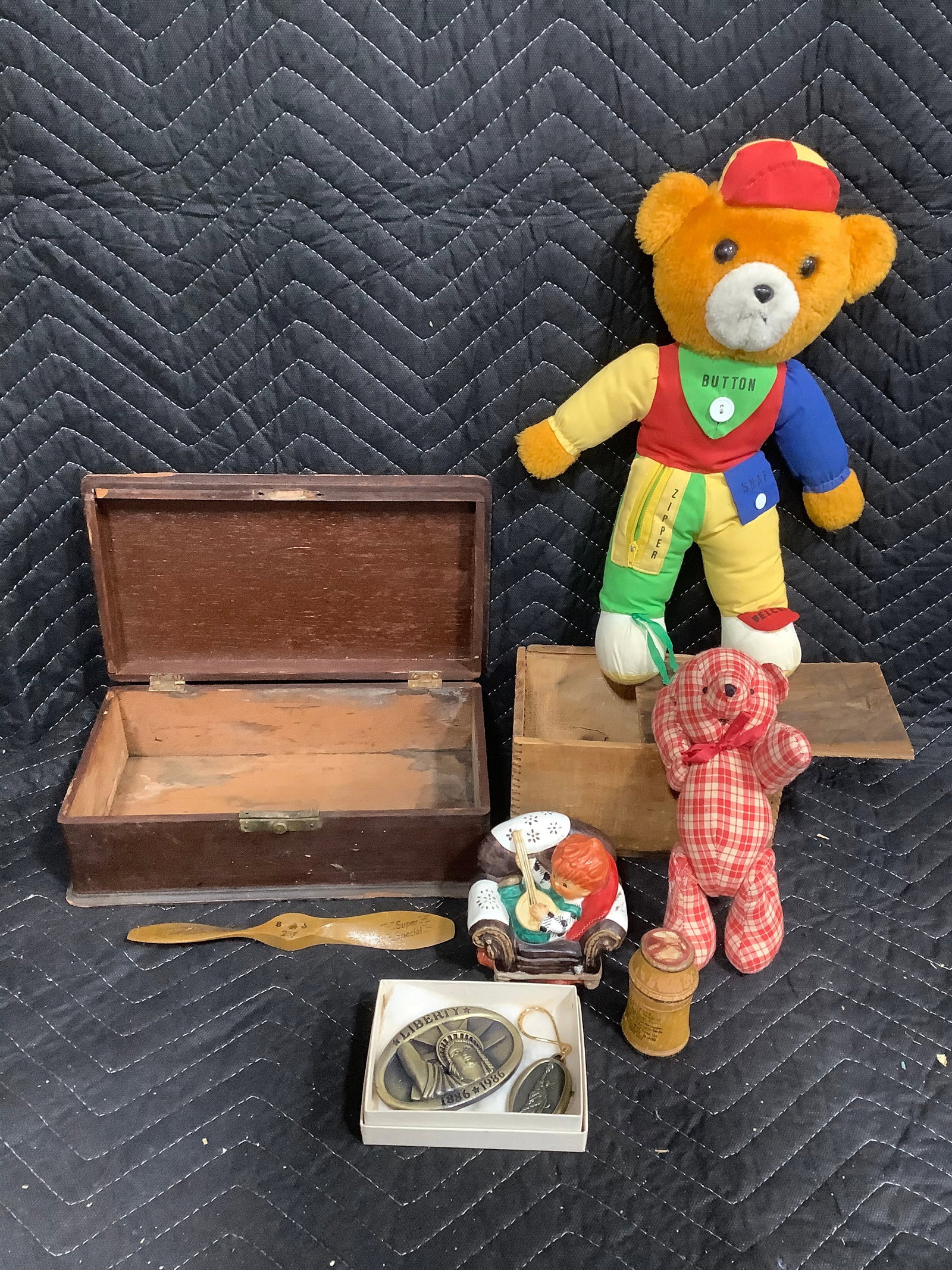 Vintage dolls, ceramic statue, and more: Vintage dolls, ceramic statue, and more
