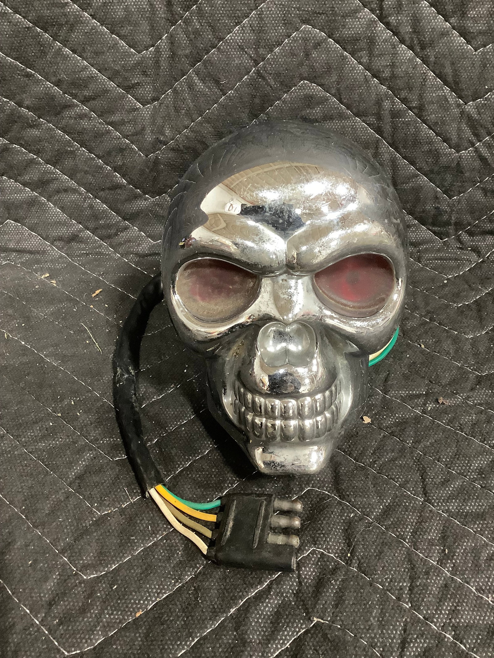 Skull trailer hitch cover (1 of 1)