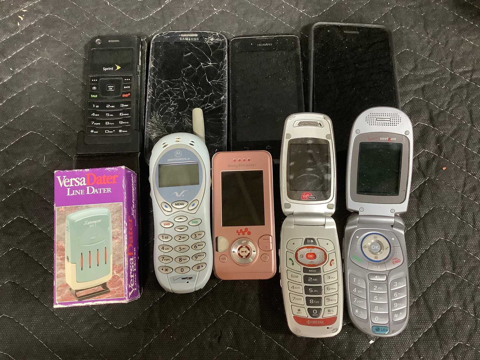 Various cell phones(uknown working condition): Various cell phones(uknown working condition)