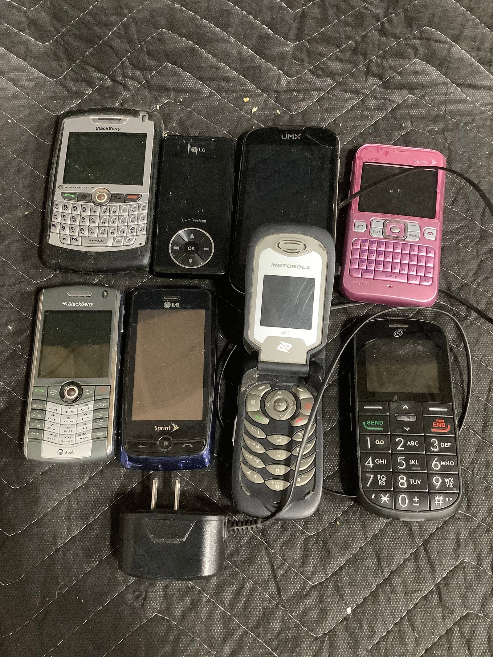 Various cell phones(uknown working condition): Various cell phones(uknown working condition)