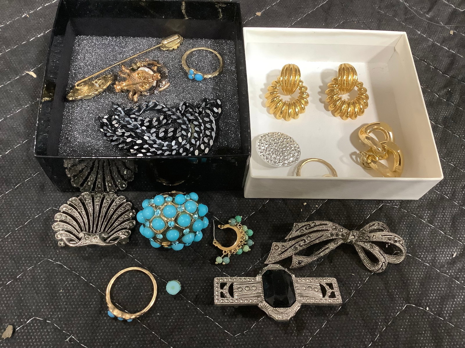 Costume jewelry (1 of 1)
