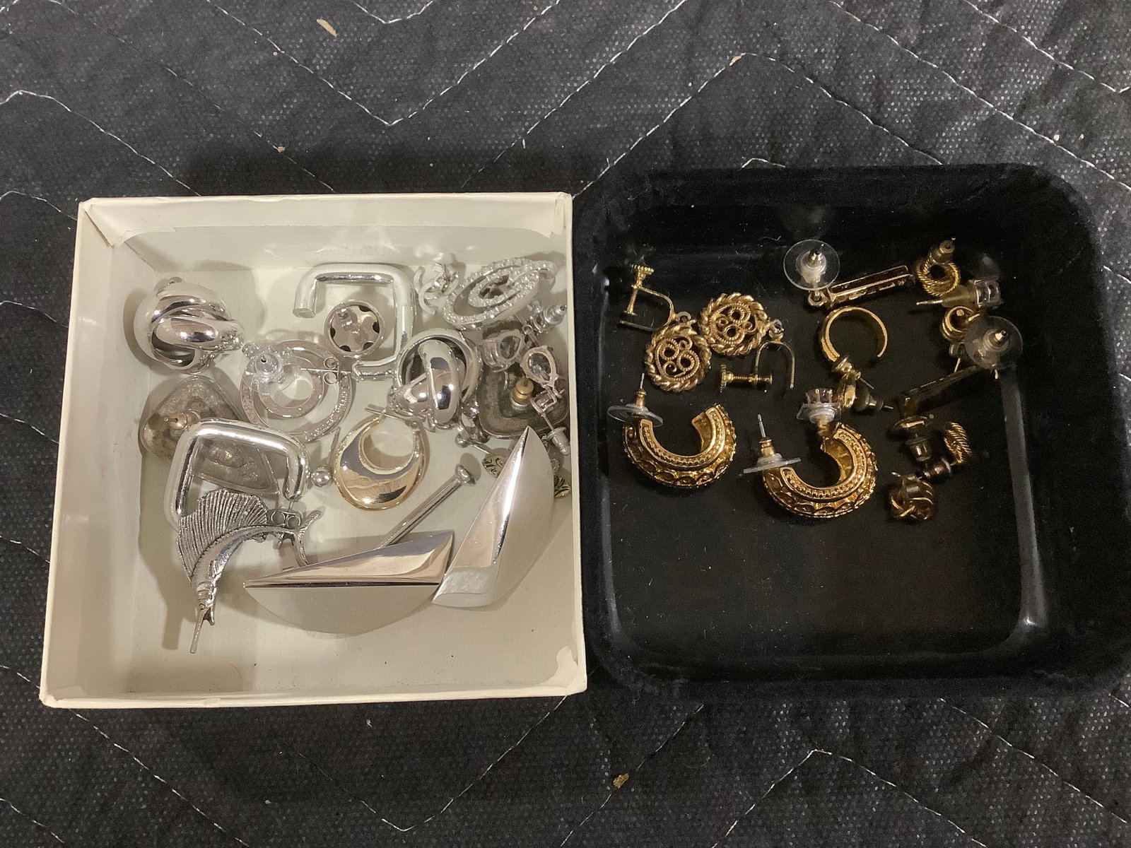 Costume earrings: Costume earrings