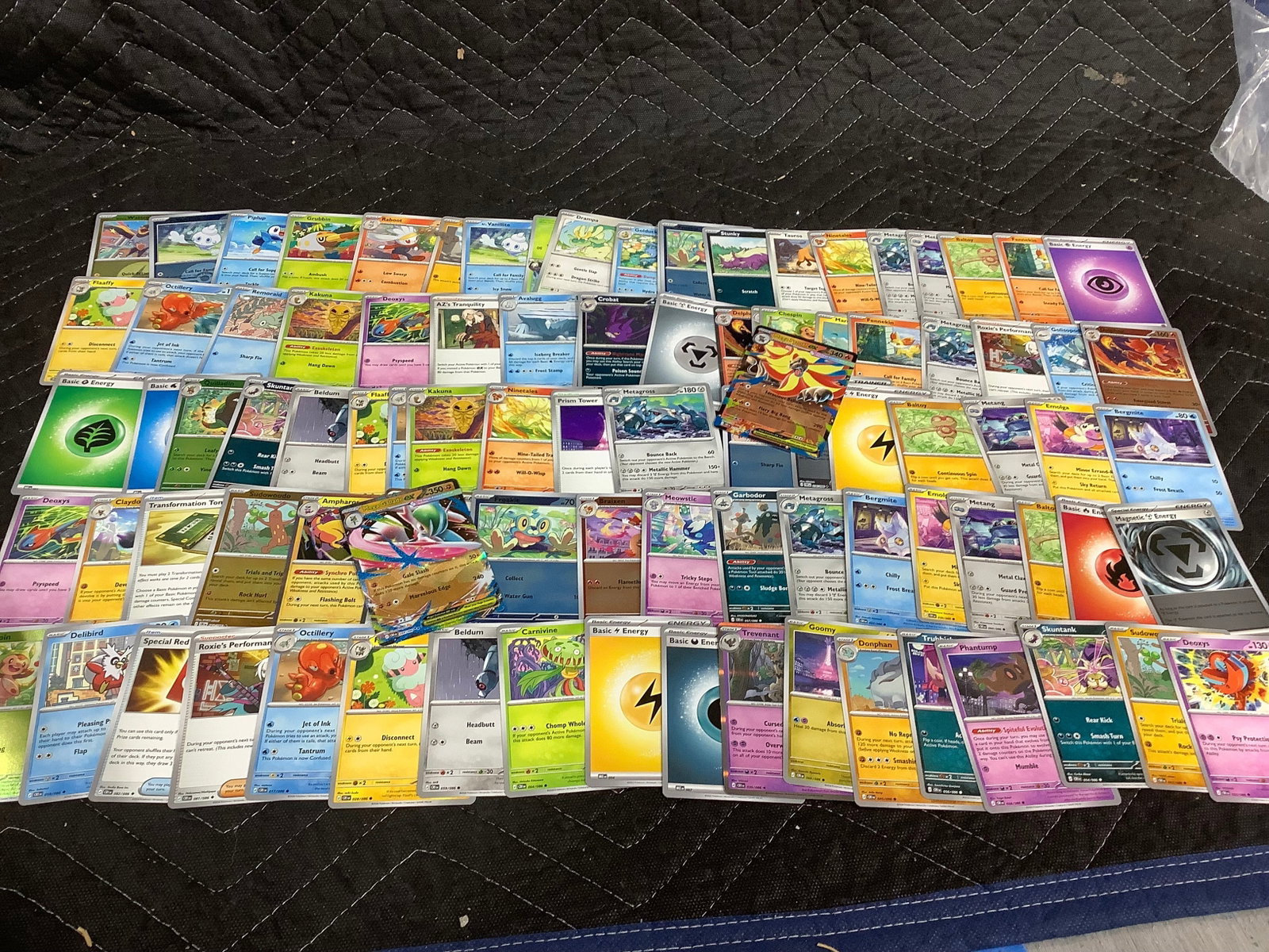Various Pokemon cards: Various Pokemon cards