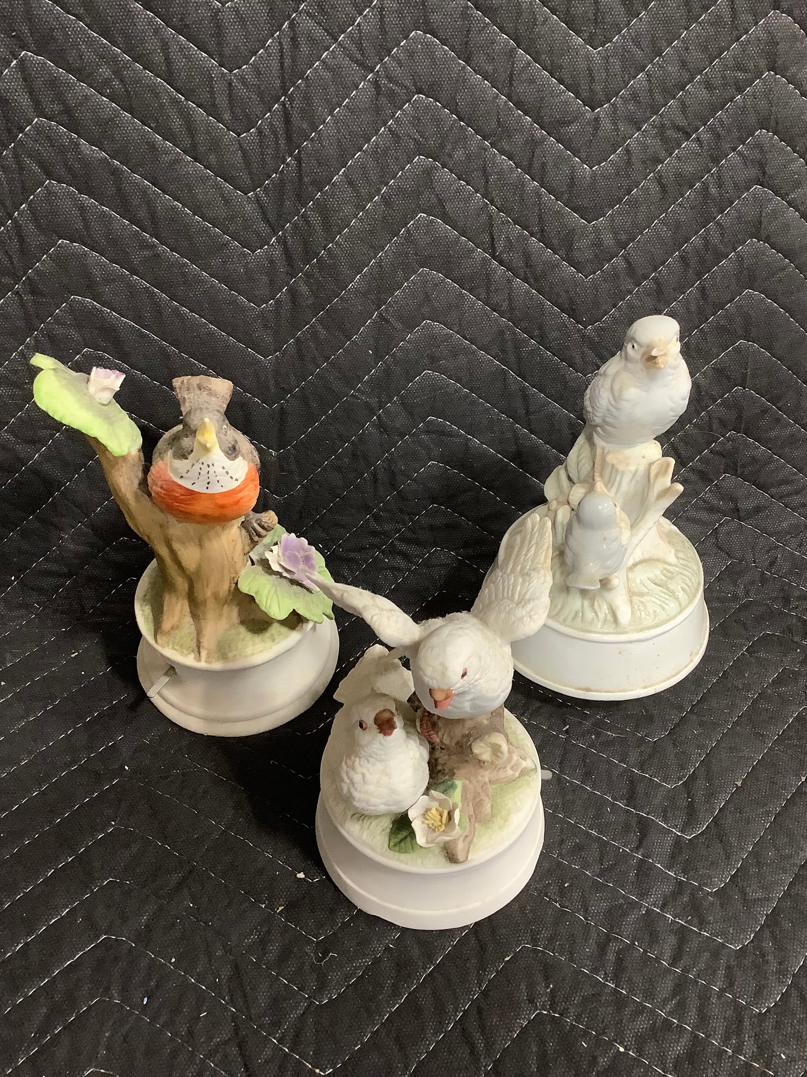 Vintage hand painted porcelain bird figurines(tallest 8in-some chipped): Vintage hand painted porcelain bird figurines(tallest 8in-some chipped)