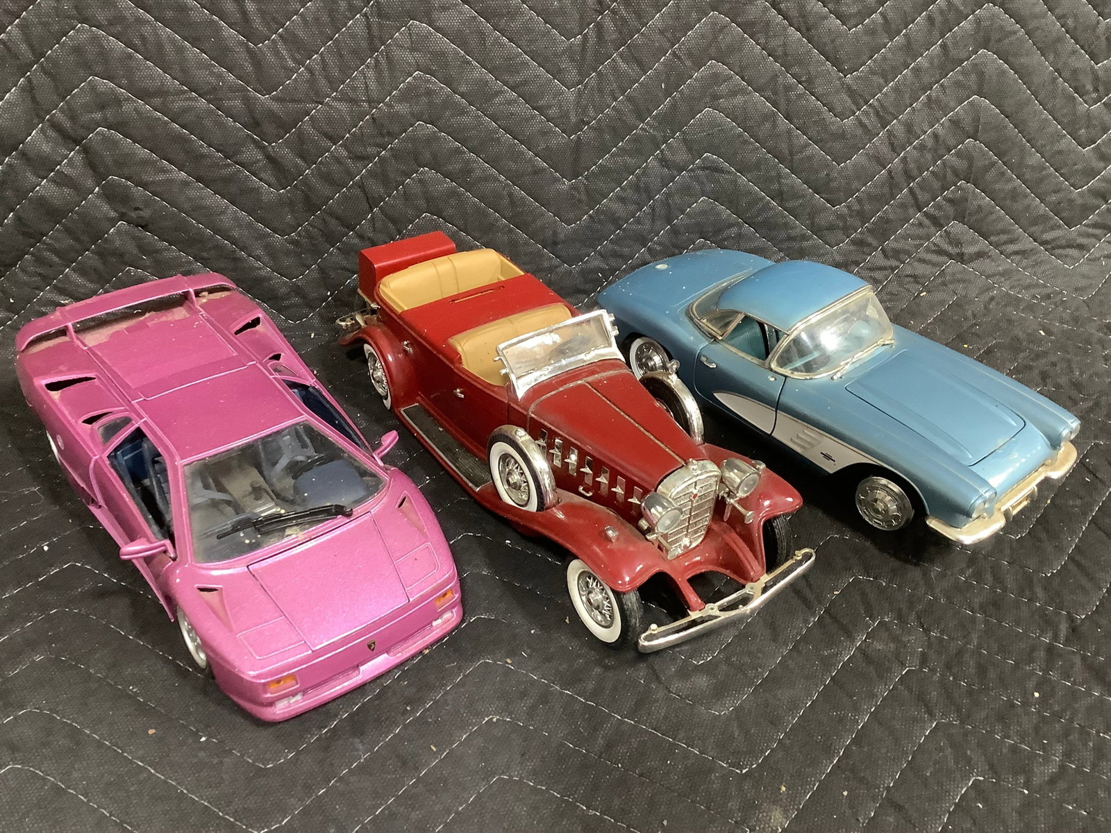 Maisto, ERTL, and more diecast collectible cars (1 of 1)