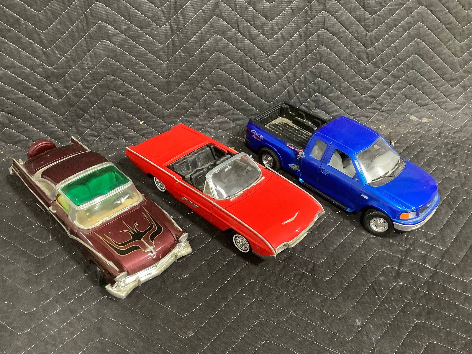 Collectible diecast cars: Collectible diecast cars