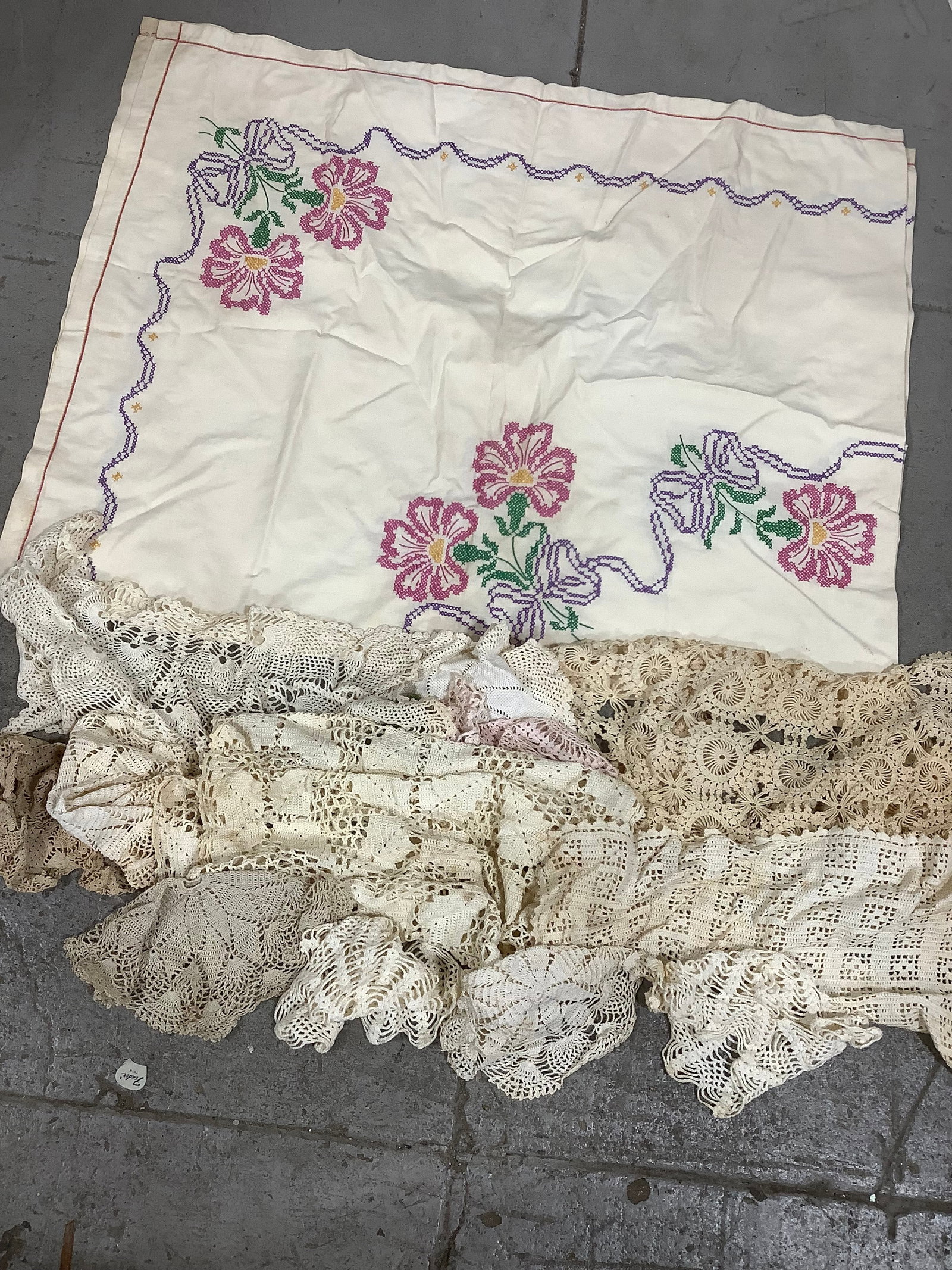 Vintage tablecloths (1 of 1)