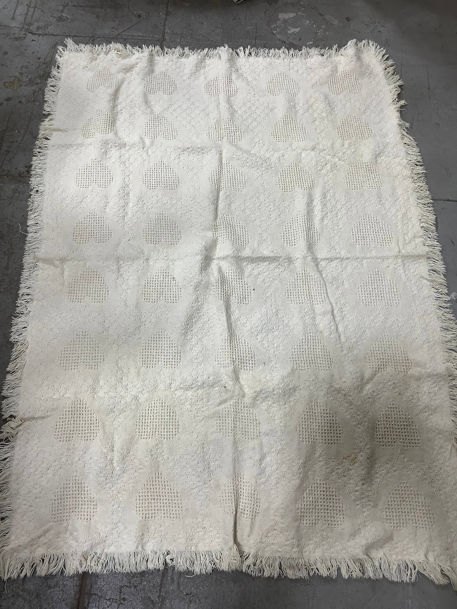 1940s bed spread(44inx60in): 1940s bed spread(44inx60in)