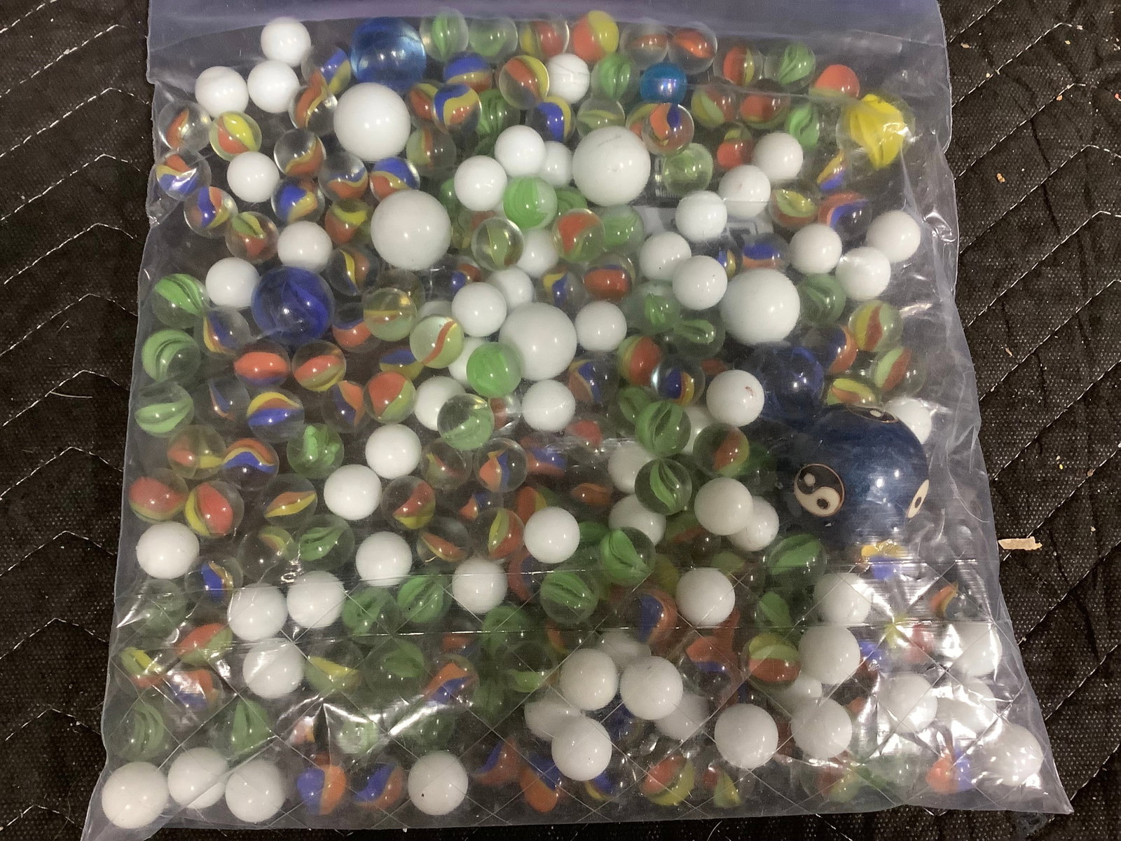 Lot of marbles (1 of 1)
