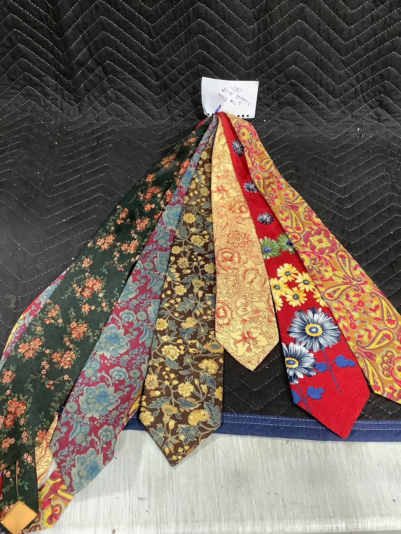 Lot of 1960s silk flower ties: Lot of 1960s silk flower ties