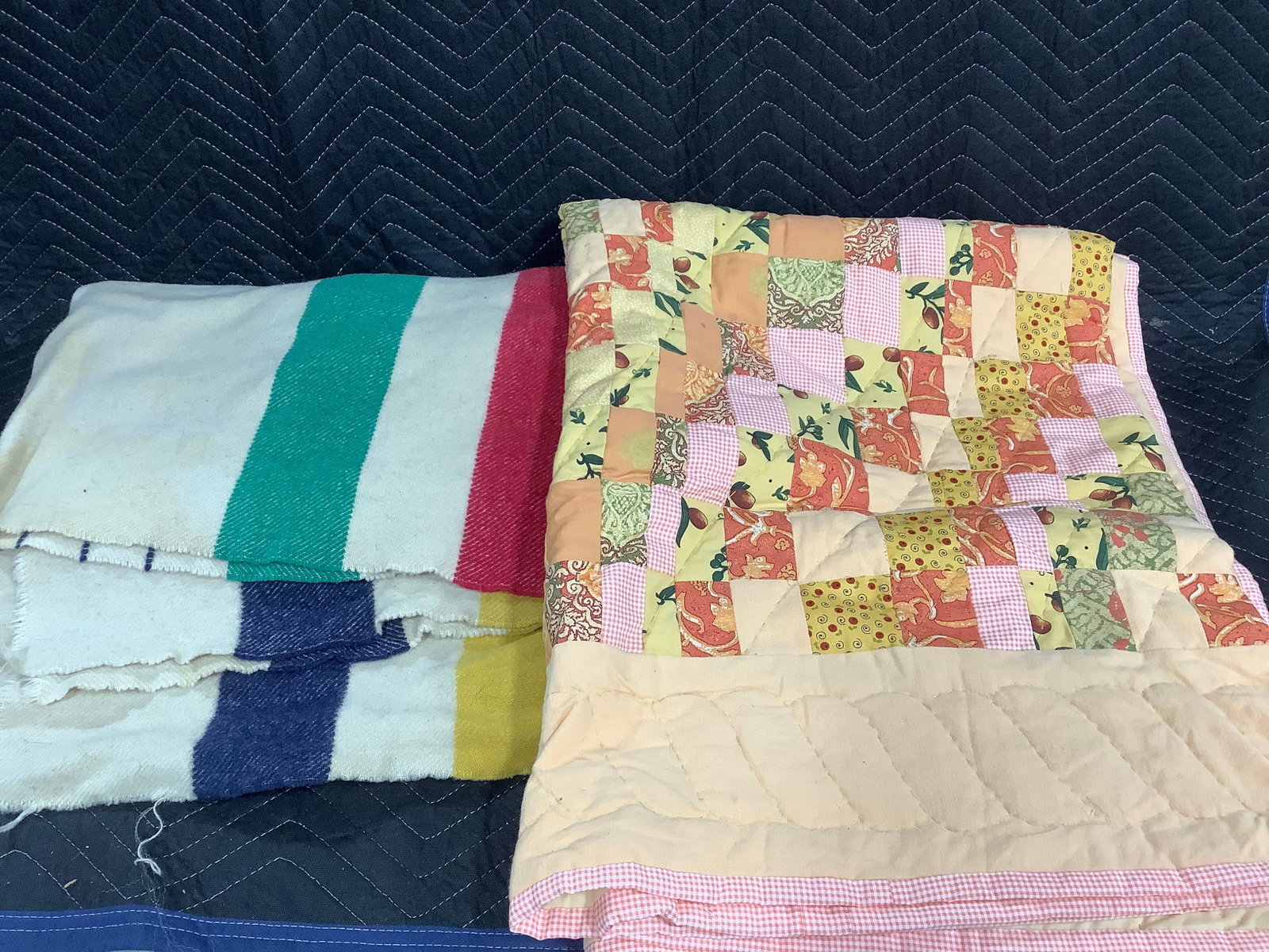 Handmade quilt and other blankets (1 of 1)