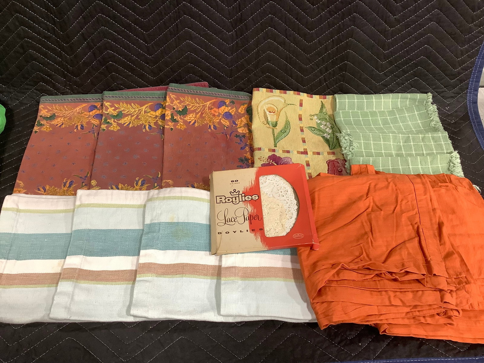 Roylies lace paper doylies, vintage hand towels, and more: Roylies lace paper doylies, vintage hand towels, and more