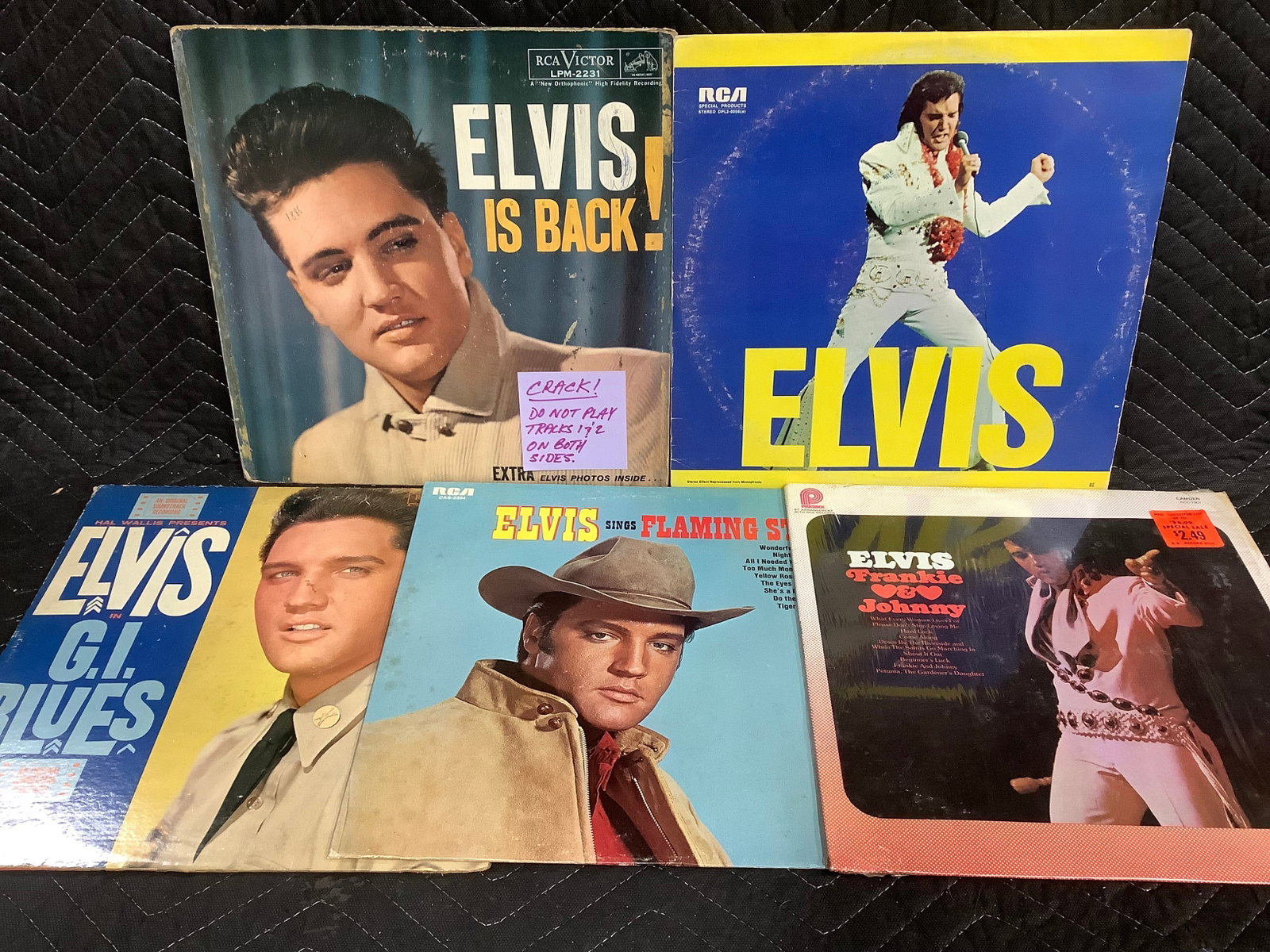 Vintage Elvis records(one cracked): Vintage Elvis records(one cracked)