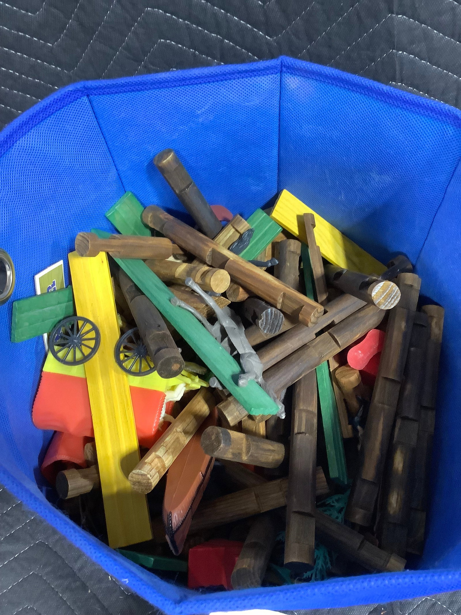 Lincoln logs (1 of 1)