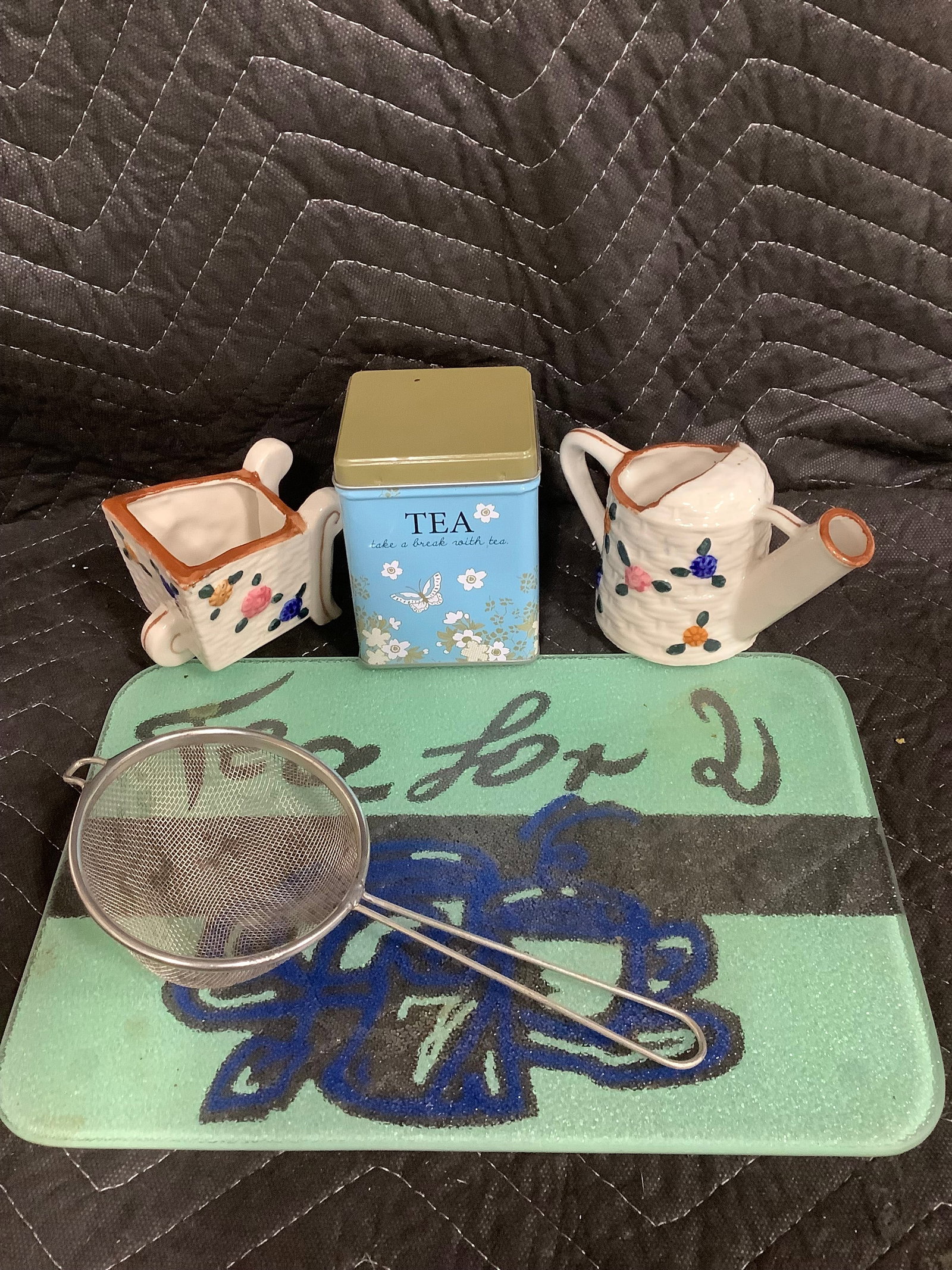 Tempered glass cutting board, metal tea storage canister, and more: Tempered glass cutting board, metal tea storage canister, and more